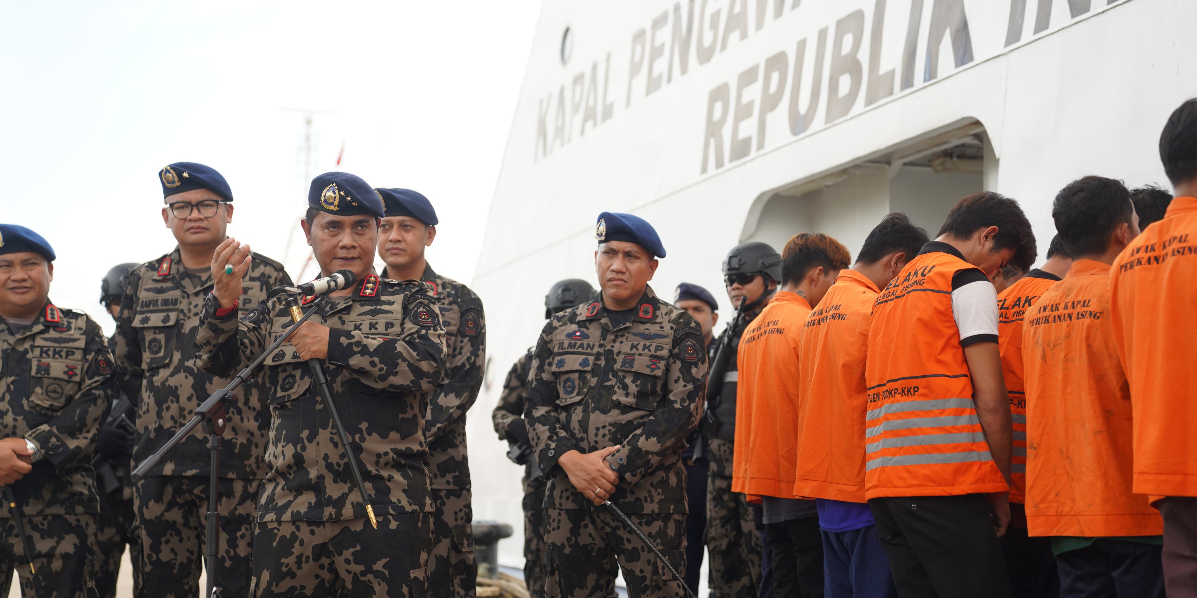KKP Amankan 2 Kapal Vietnam Menangkap ikan dengan Trawl di Perairan Laut Natuna Utara