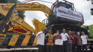 KKP DISTRIBUSIKAN EXCAVATOR UNTUK DONGKRAK PRODUKSI BUDIDAYA DI TULANG BAWANG