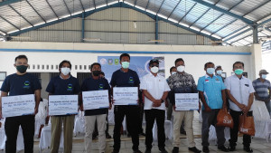 KKP Salurkan Permodalan dan Paket Sembako untuk Nelayan Natuna