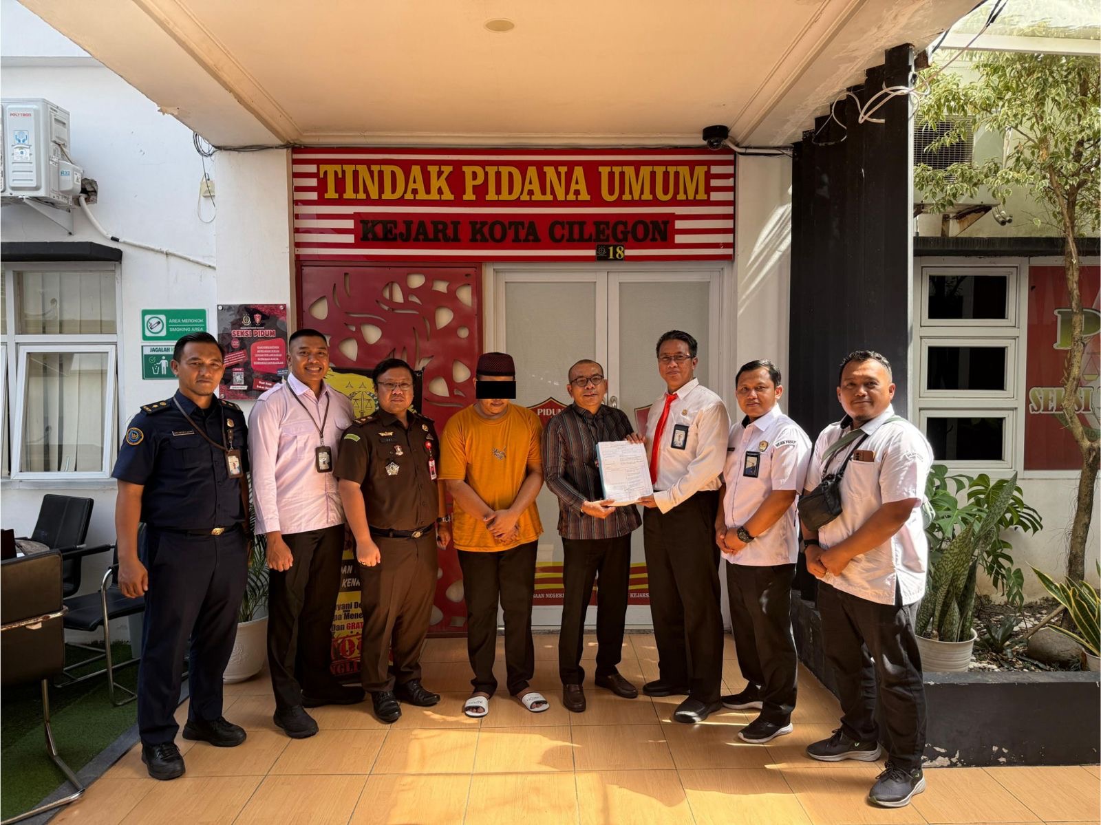 KKP Serahkan Tersangka dan Barang Bukti Kasus BBL Cilegon ke Kejaksaan