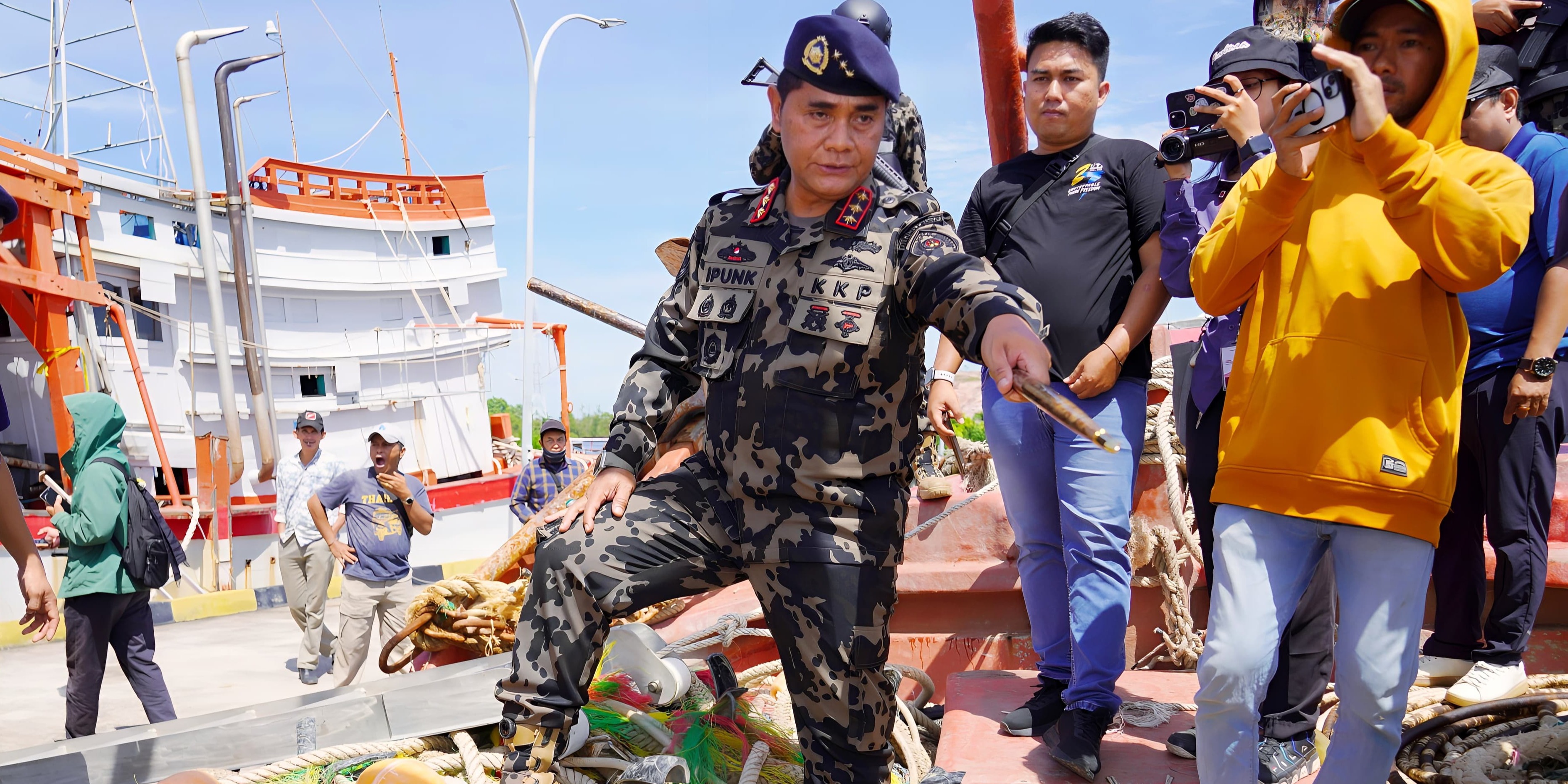 KKP Tangkap Kapal Ikan Asing Berbendera Vietnam di Laut Natuna Utara