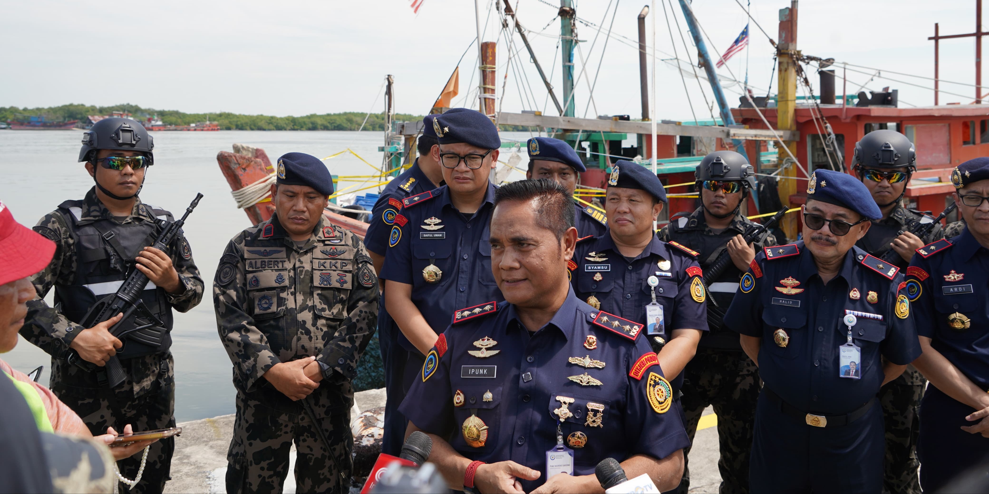 KKP Ungkap Kronologi Pembakaran Speedboat dalam Operasi Pengawasan Kapal Trawl di Sumbar