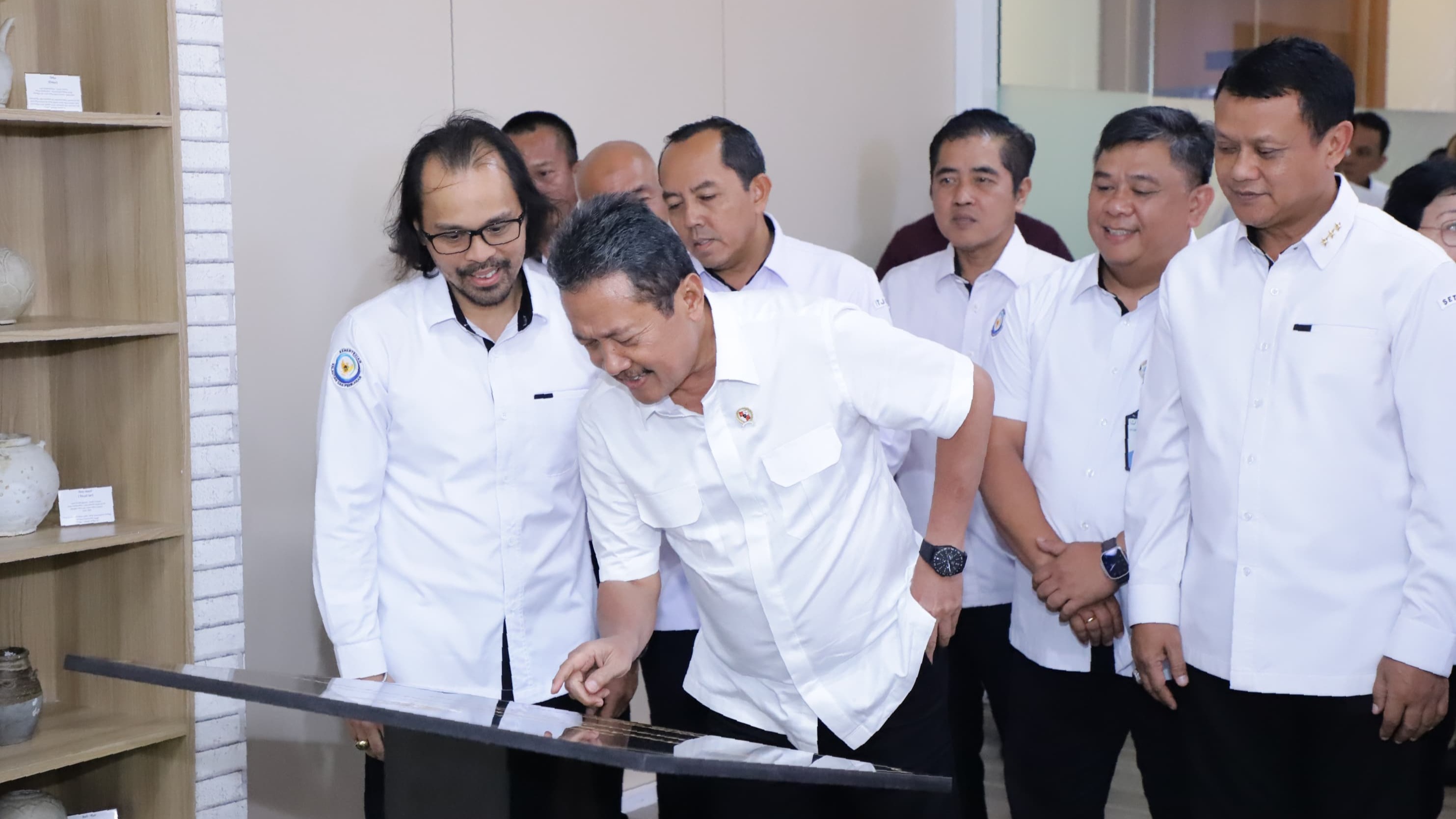 Menteri Trenggono Resmikan Media Center KKP