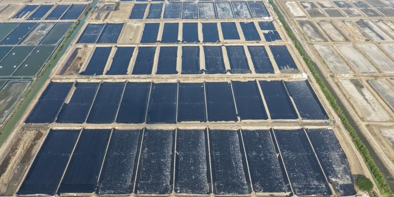 Progres Pemasangan Geomembran Kolam ukuran 4000 meter persegi BINS Karawang Per 15 Oktober 2025