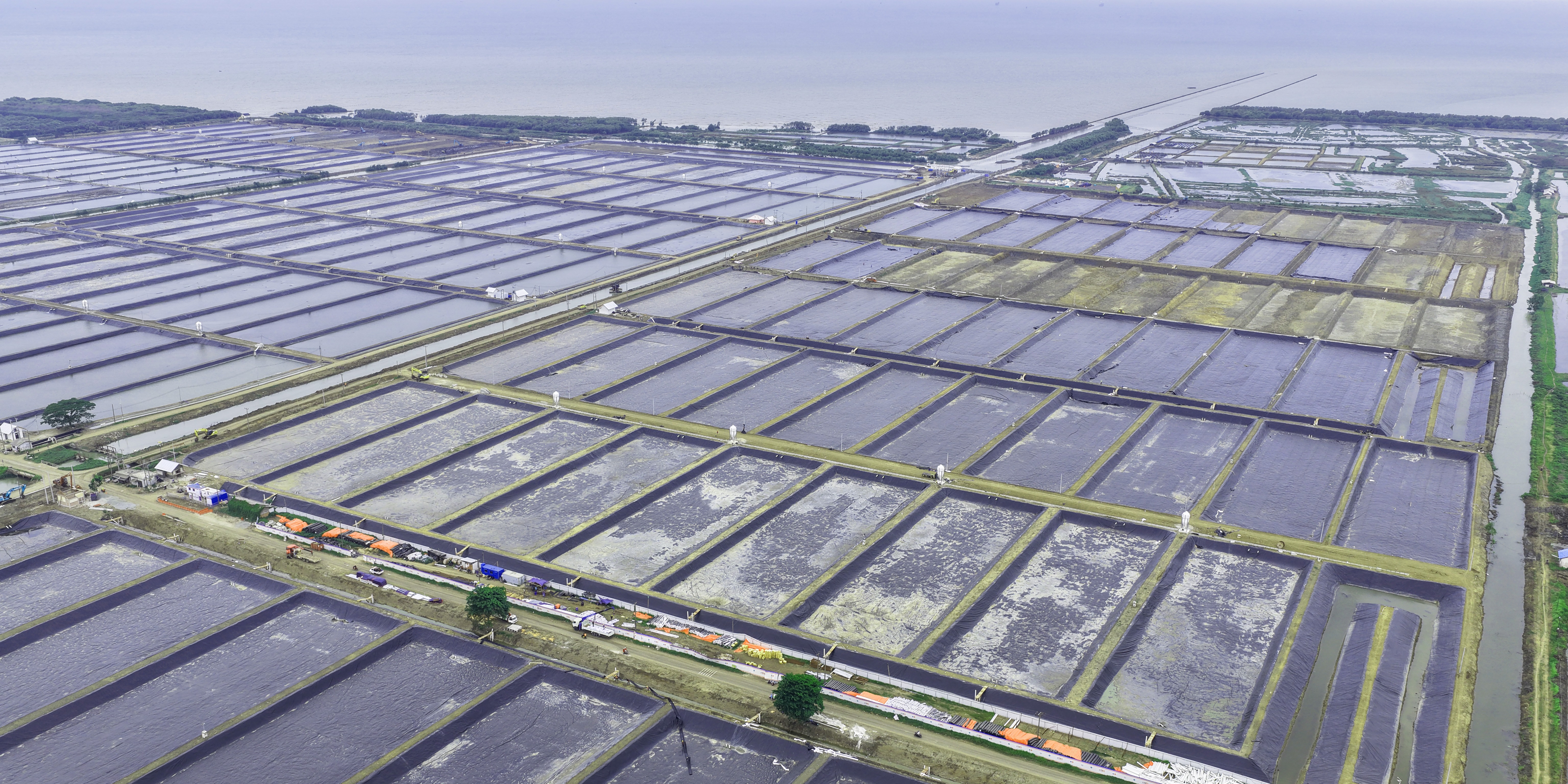 Progres Pemasangan Geomembran Kolam ukuran 4000 meter persegi BINS Karawang Per 9 Desember 2025