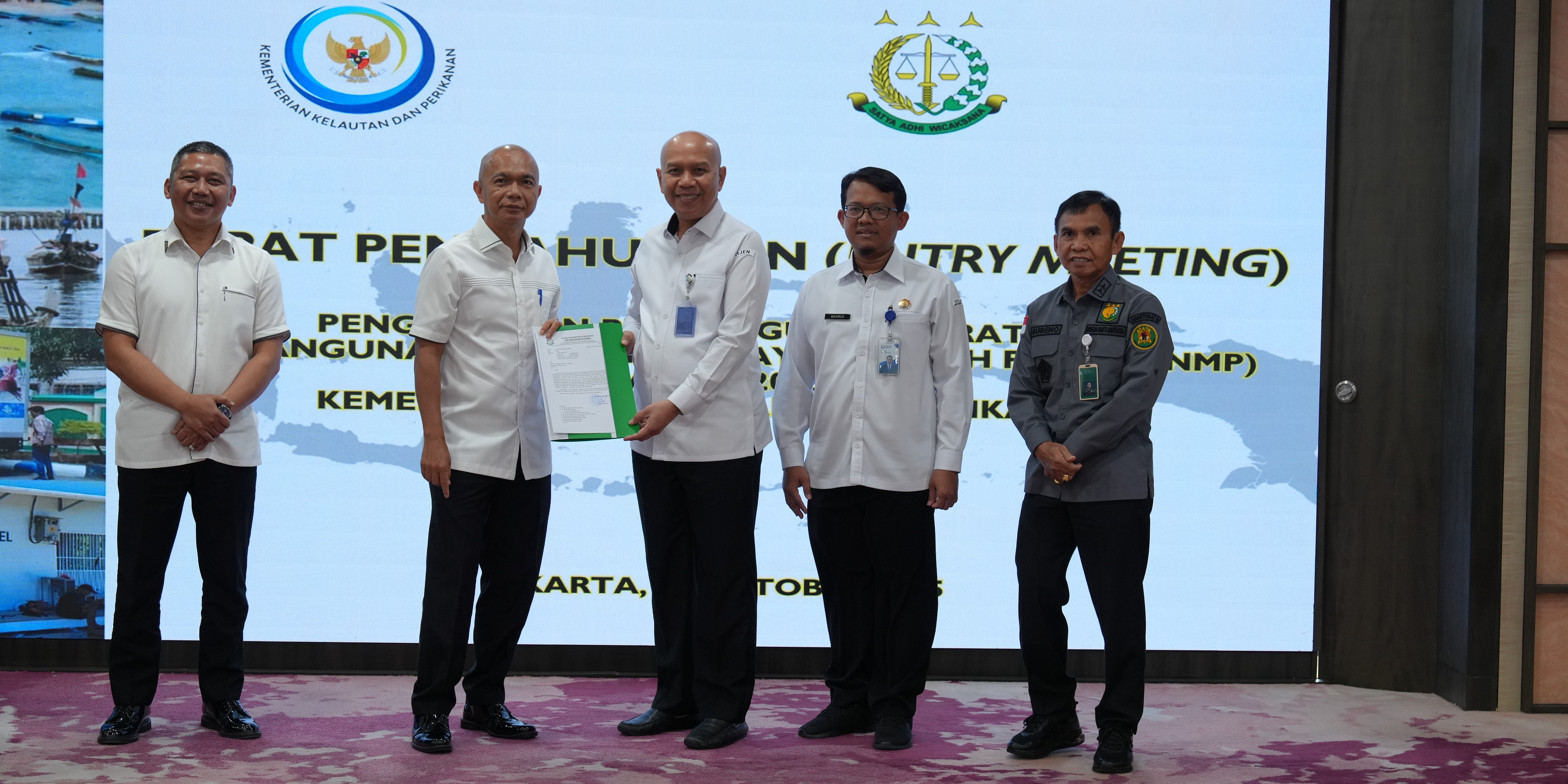 Rapat Pendahuluan (Entry Meeting) dan Penandatanganan Pakta Integritas Pengamanan Pembangunan Kampung Nelayan Merah Putih