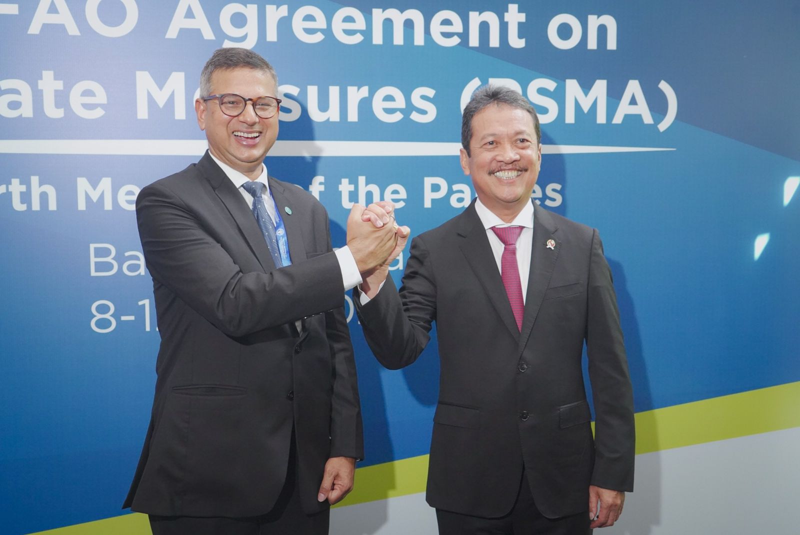 Menteri Kelautan dan Perikanan Sakti Wahyu Trenggono bersama Perwakilan Organisasi Pangan Dunia (FAO) untuk Indonesia dan Timor Leste, Rajendra Aryal dalam 4th Meeting of the Parties The FAO Agreement on Port State Measure (PSMA) di Bali