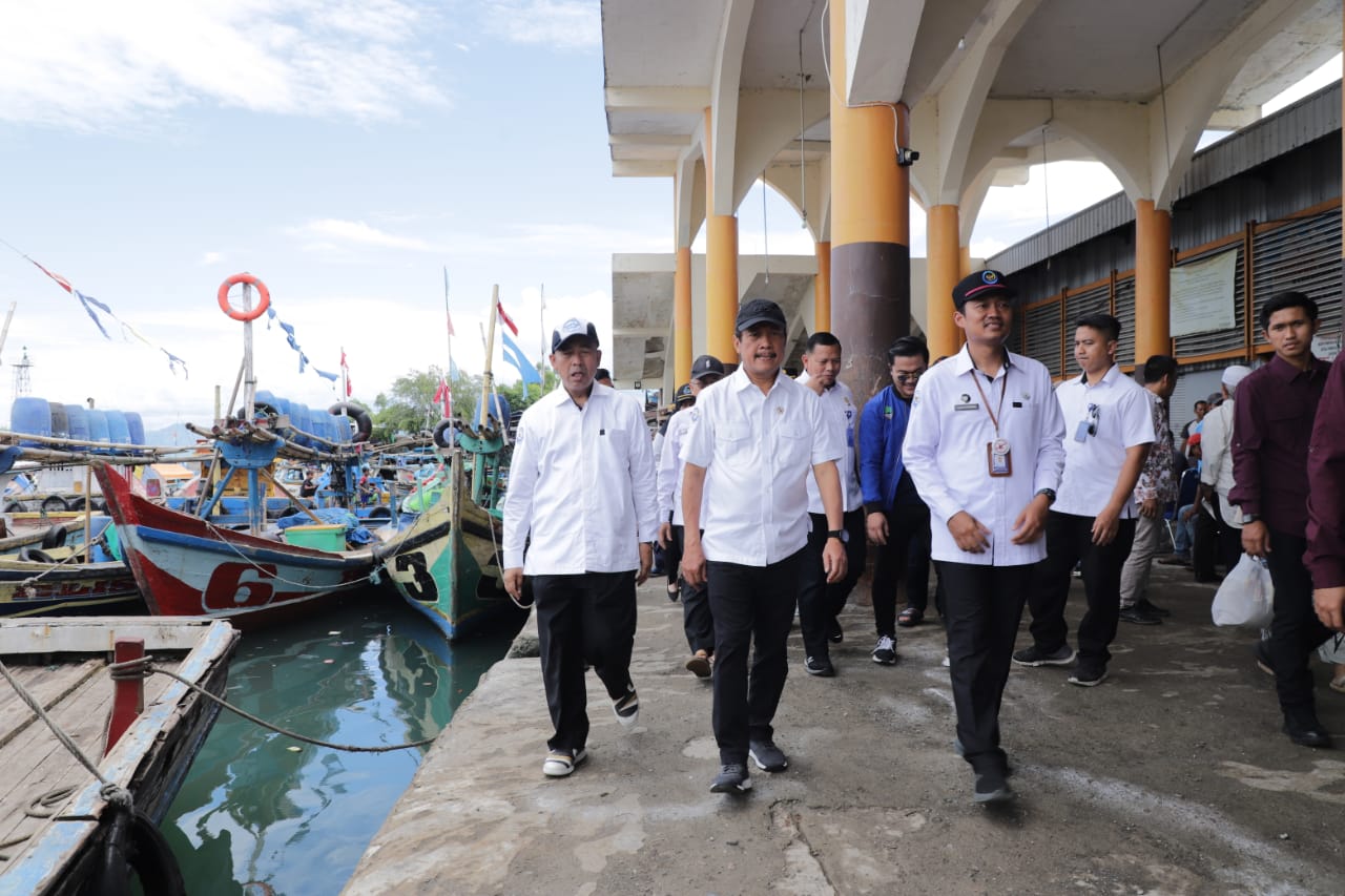 Menteri Trenggono mengunjungi Balai Besar Perikanan Budidaya Air Tawar (BBPBAT) Sukabumi yang merupakan unit pelaksana teknis Ditjen Perikanan Budidaya KKP