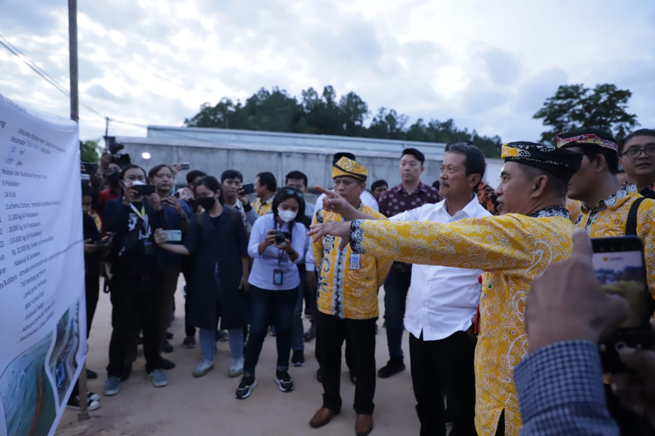 Dari Nunukan, Menteri Sakti Wahyu Trenggono melanjutkan kunjungan kerja ke Kota Tarakan untuk bertemu dengan teman-teman nelayan dan pembudidaya rumput laut di Kelurahan Mamburungan, Kecamatan Tarakan Timur
