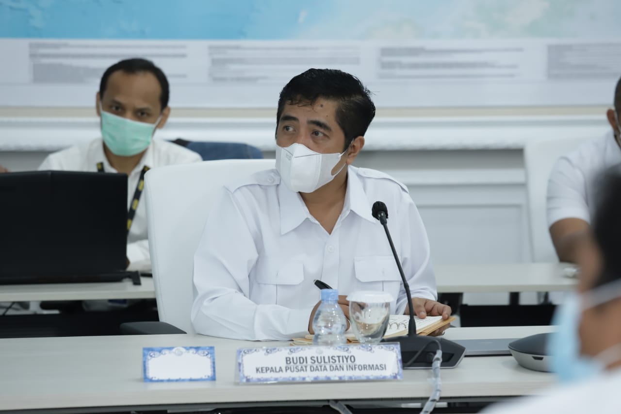 Jajaran Pejabat Eselon II Lingkup Setjen Saat Paparan Yang Disampaikan Sekjen KKP Antam Novambar. (12/01)