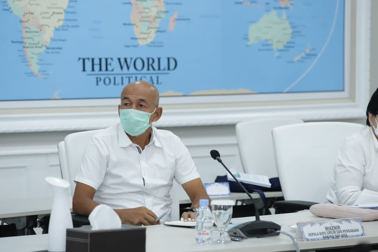 Jajaran Pejabat Eselon II Lingkup Setjen Saat Paparan Yang Disampaikan Sekjen KKP Antam Novambar. (12/01)