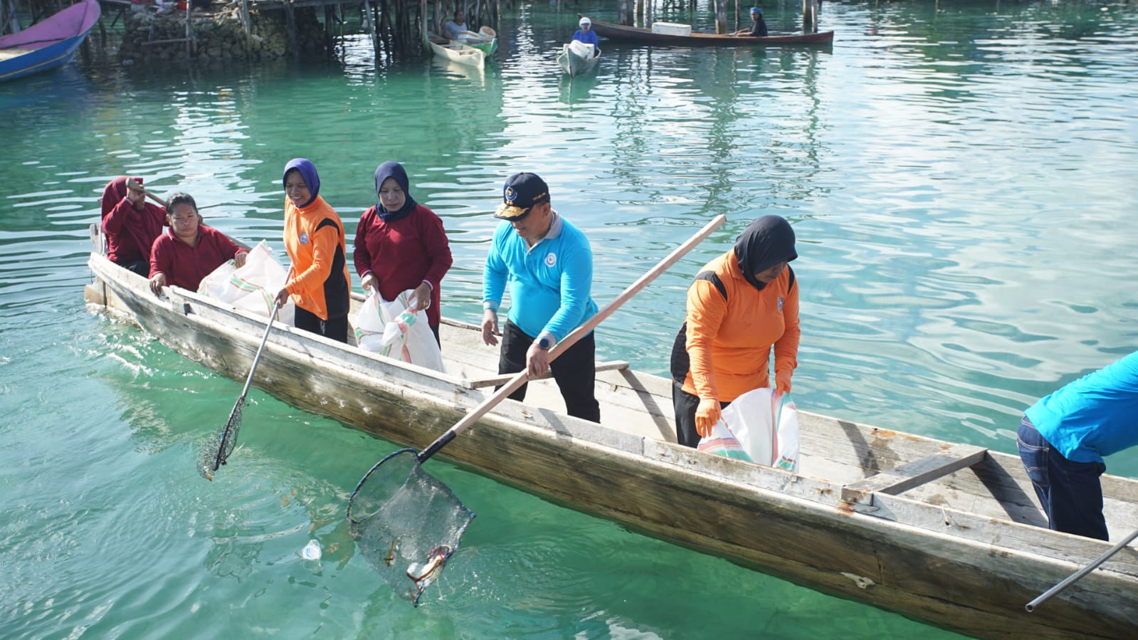 Gerakan Bersih Pantai dan Laut di Kab. Wakatobi (8/6)