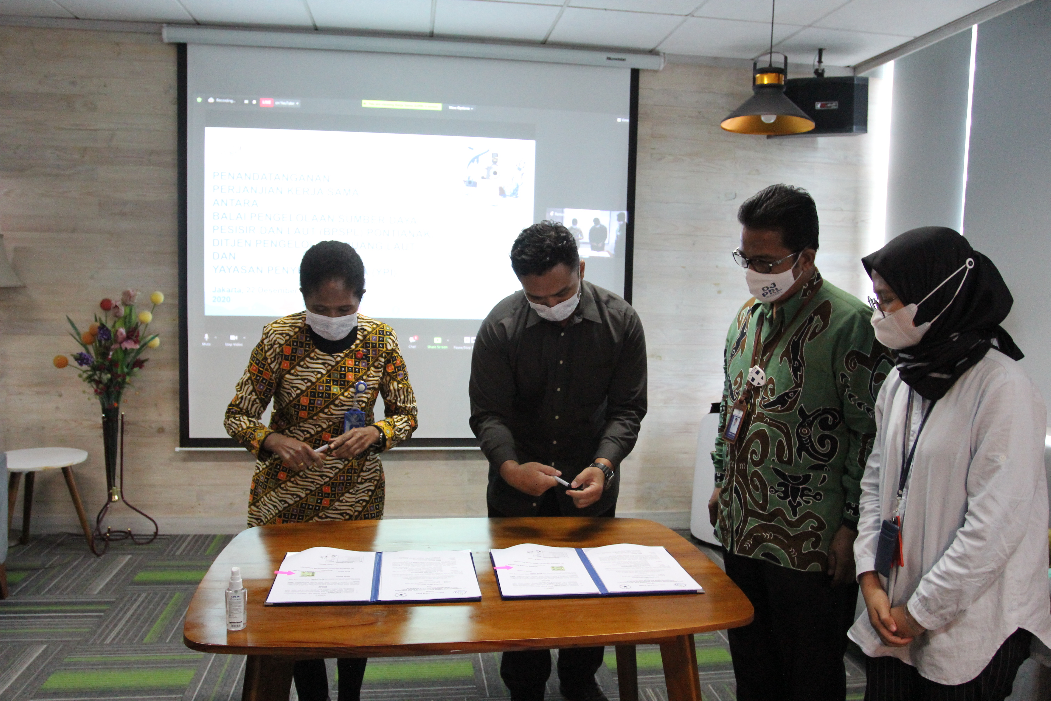 Pendantanganan Perjanjian Kerjasama Antara BPSPL Pontianak Dengan YPI, Jakarta (22/12)