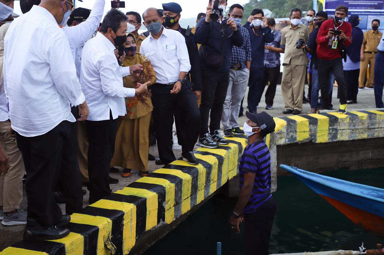 Kunjungan Kerja Menteri Kelautan dan Perikanan di PPN Tual