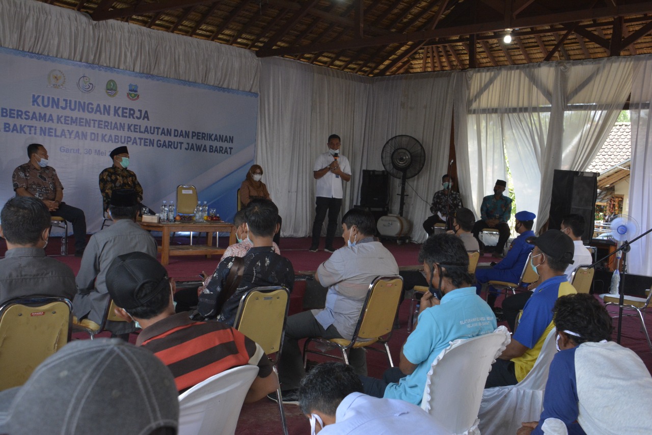 Bakti Nelayan di Garut