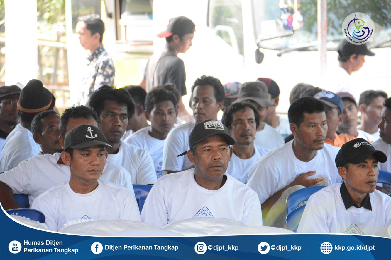 Serah Terima Kapal Perikanan Program CSR SKK Migas di Kabupaten Lombok Utara