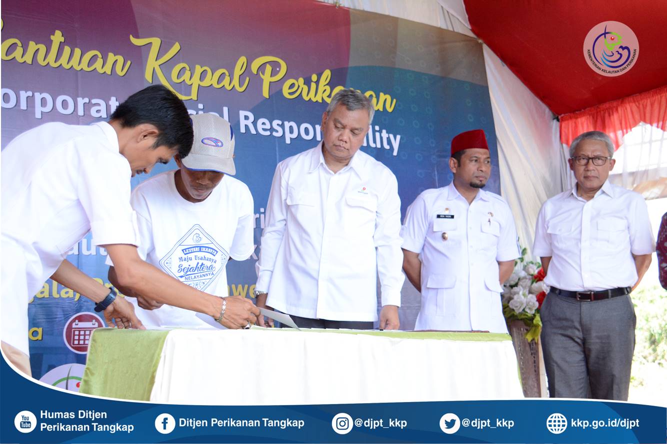 Serah Terima Kapal Perikanan Program CSR SKK Migas di Kabupaten Donggala