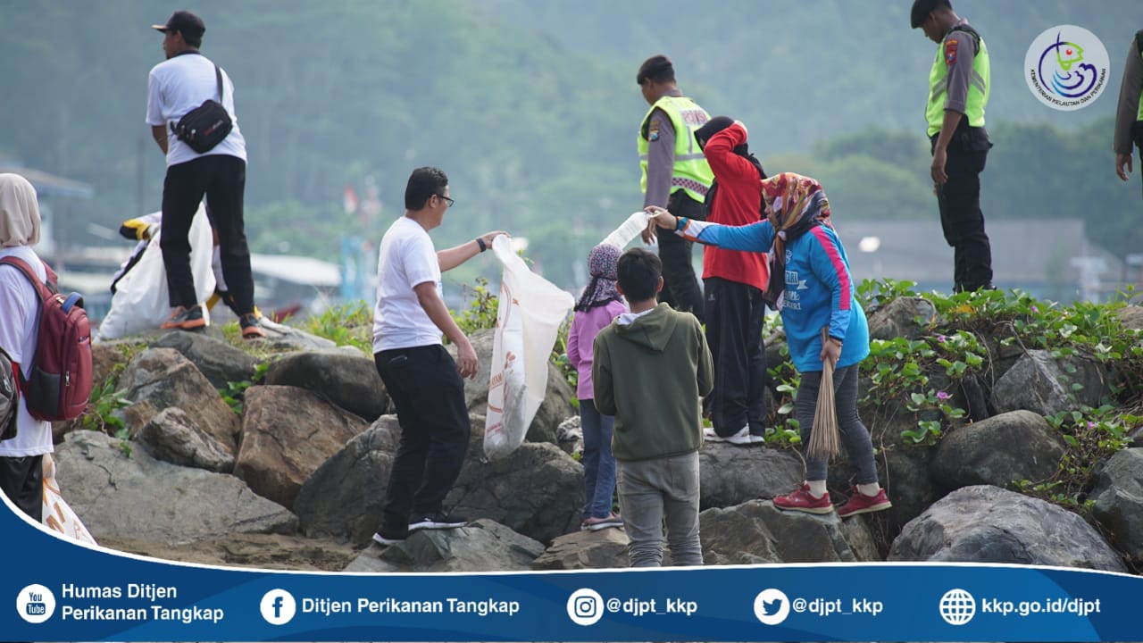Kunjungan Kerja KKP di PPN Prigi, Trenggalek