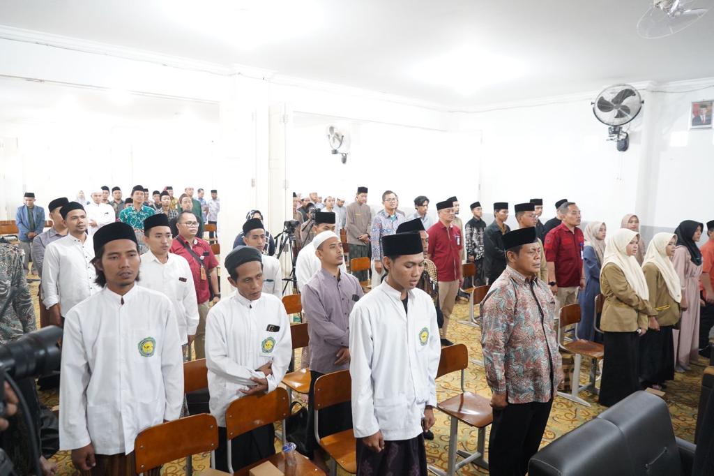 Pelatihan Pengolahan Perikanan dan Berbagi Ikan untuk Santri di Pekalongan