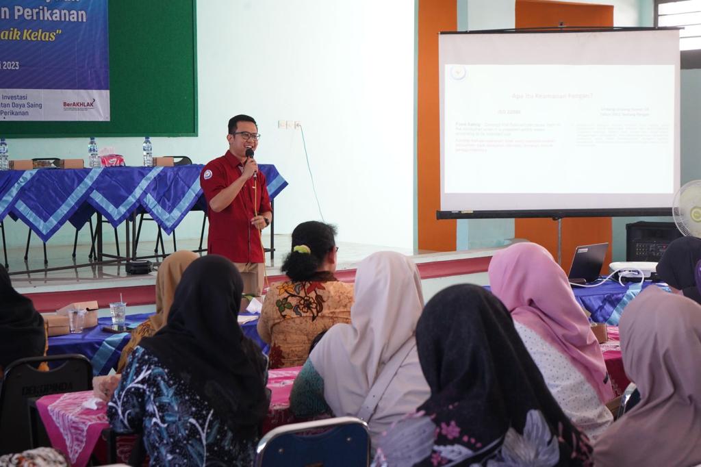 Fasilitasi Akses Pembiayaan Usaha Kelautan dan Perikanan ”UMKM Siap Naik Kelas”