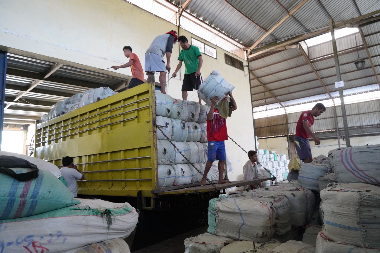 Kunjungan Dirjen PDSPKP beserta Direktur Logistik ke Gudang SRG yang dikelola oleh Kospermindo