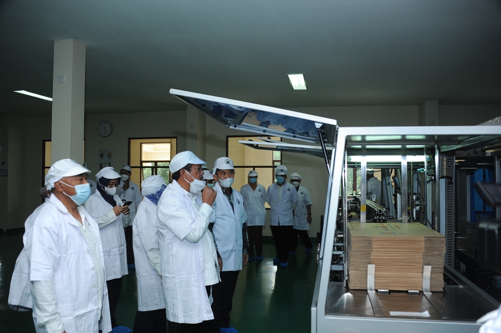 Kunker Dirjen PDSPKP bersama Menteri Kelautan dan Perikanan di PT Agarindo Bogatama
