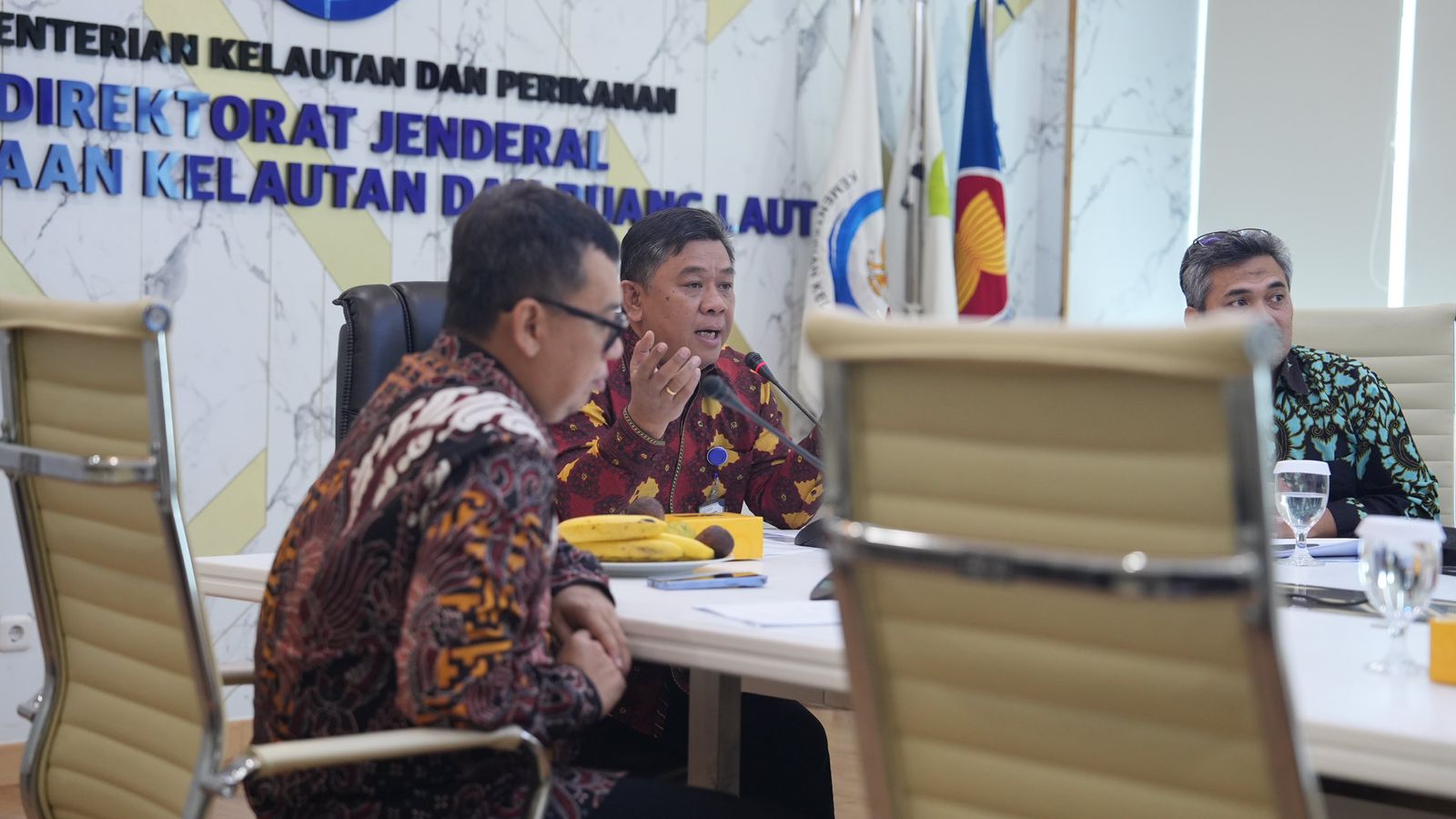Presentasi dan wawancara pemantauan keberlanjutan inovasi PUGaR
