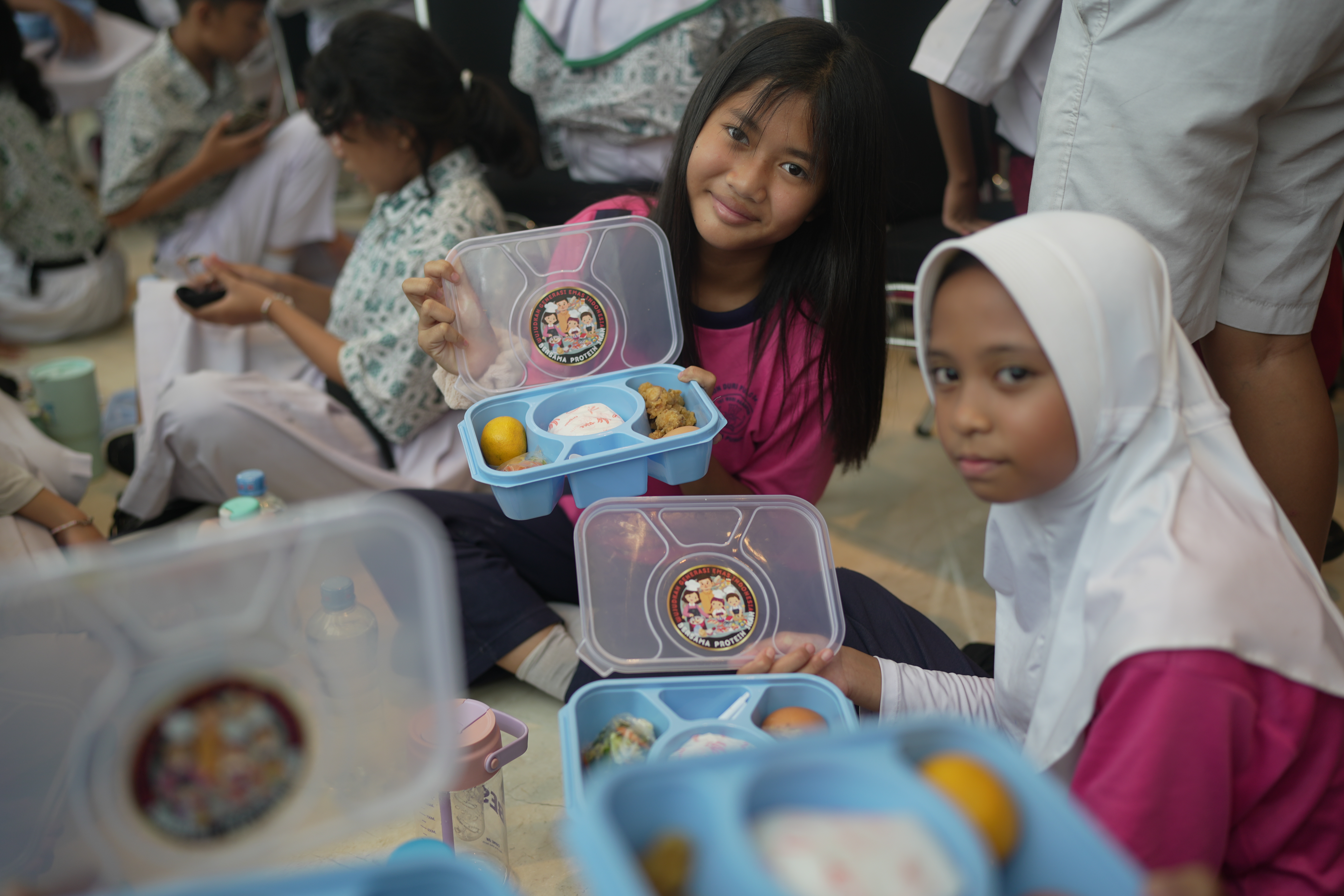 Bakti Sosial Makan Bergizi Gratis dan Pemeriksaan Mata