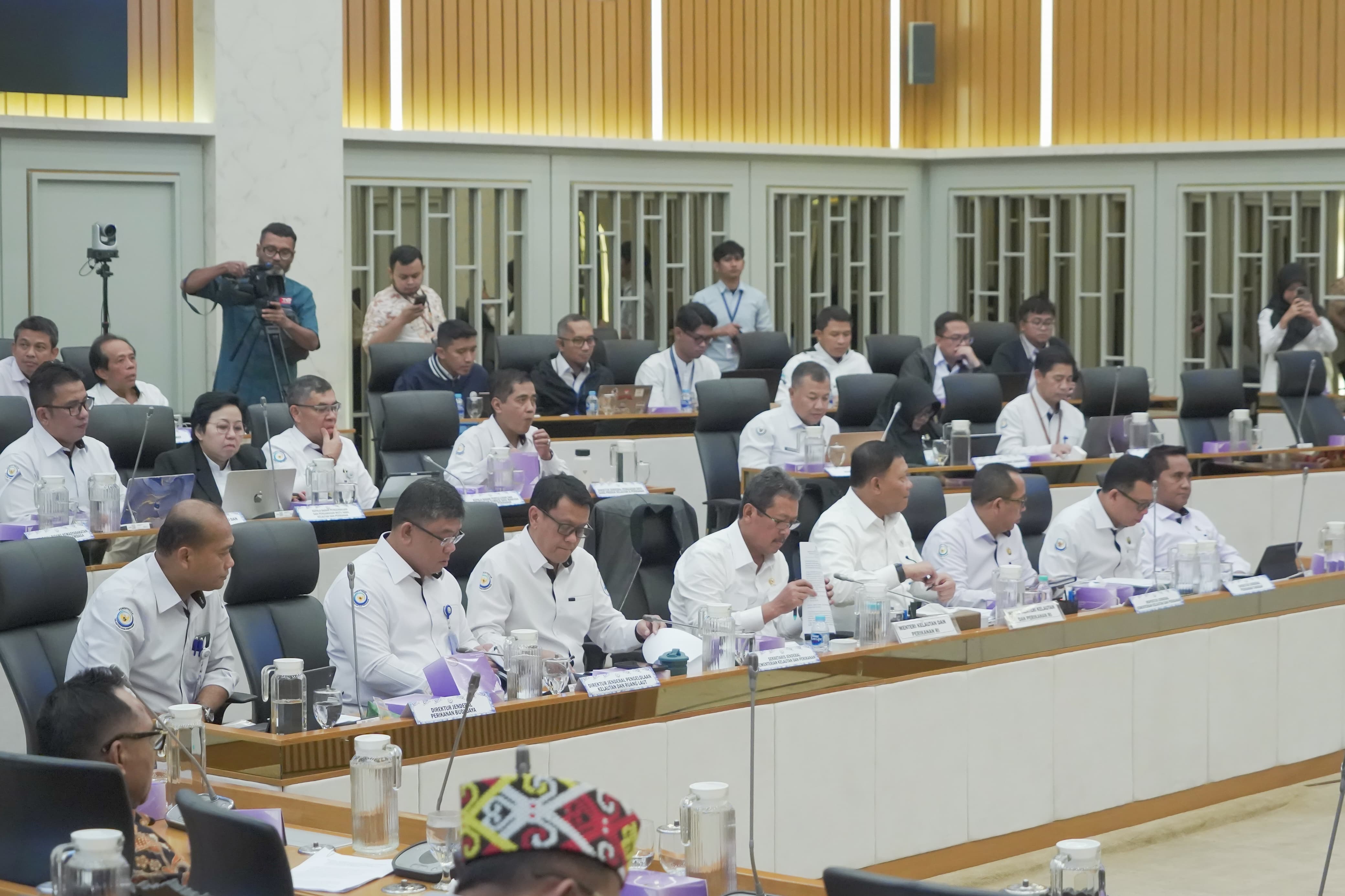 Rapat Kerja Dengan Komisi IV DPR RI di Senayan