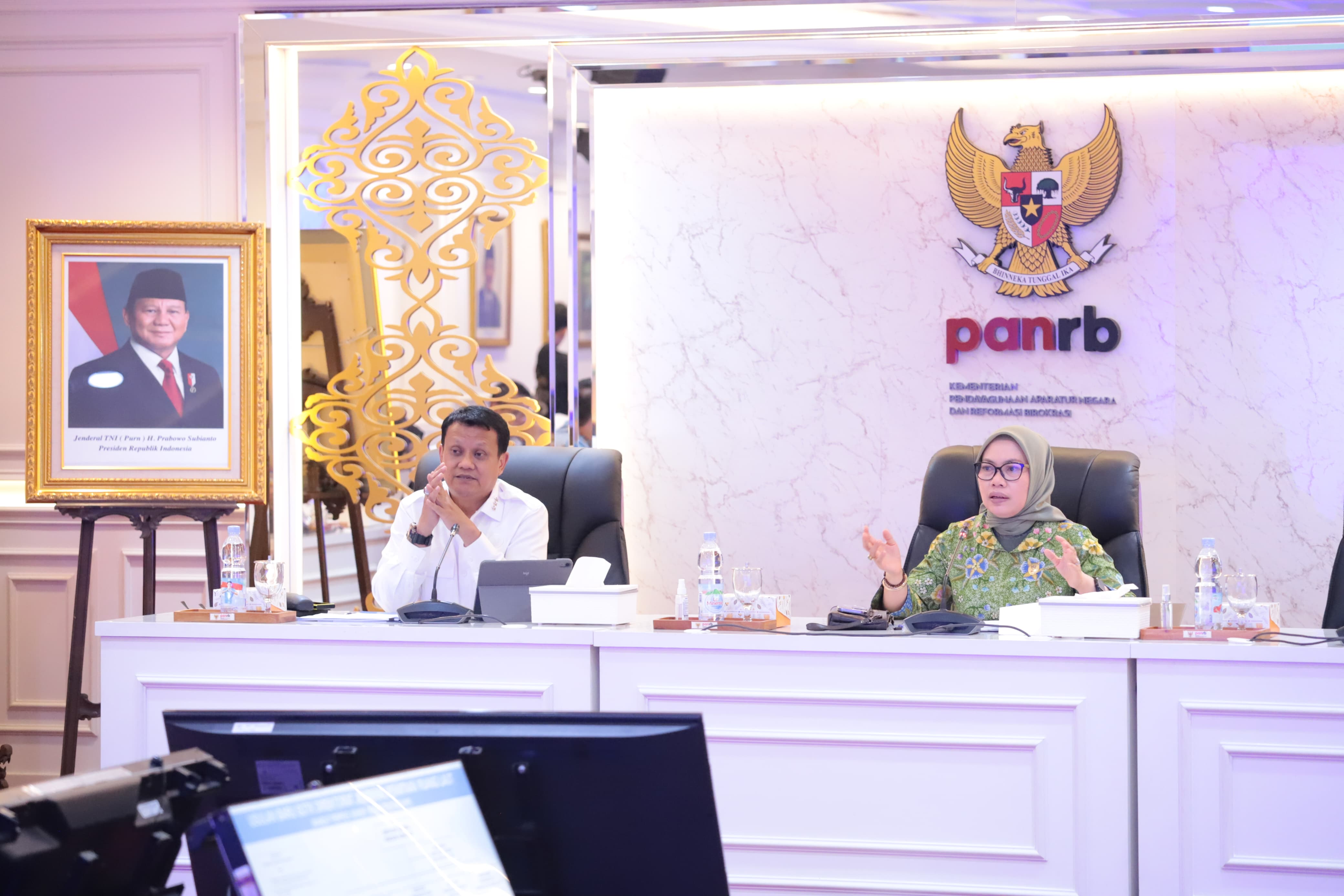 Sekretaris Jenderal KKP dalam pertemuan di Kantor Kemenpan RB.