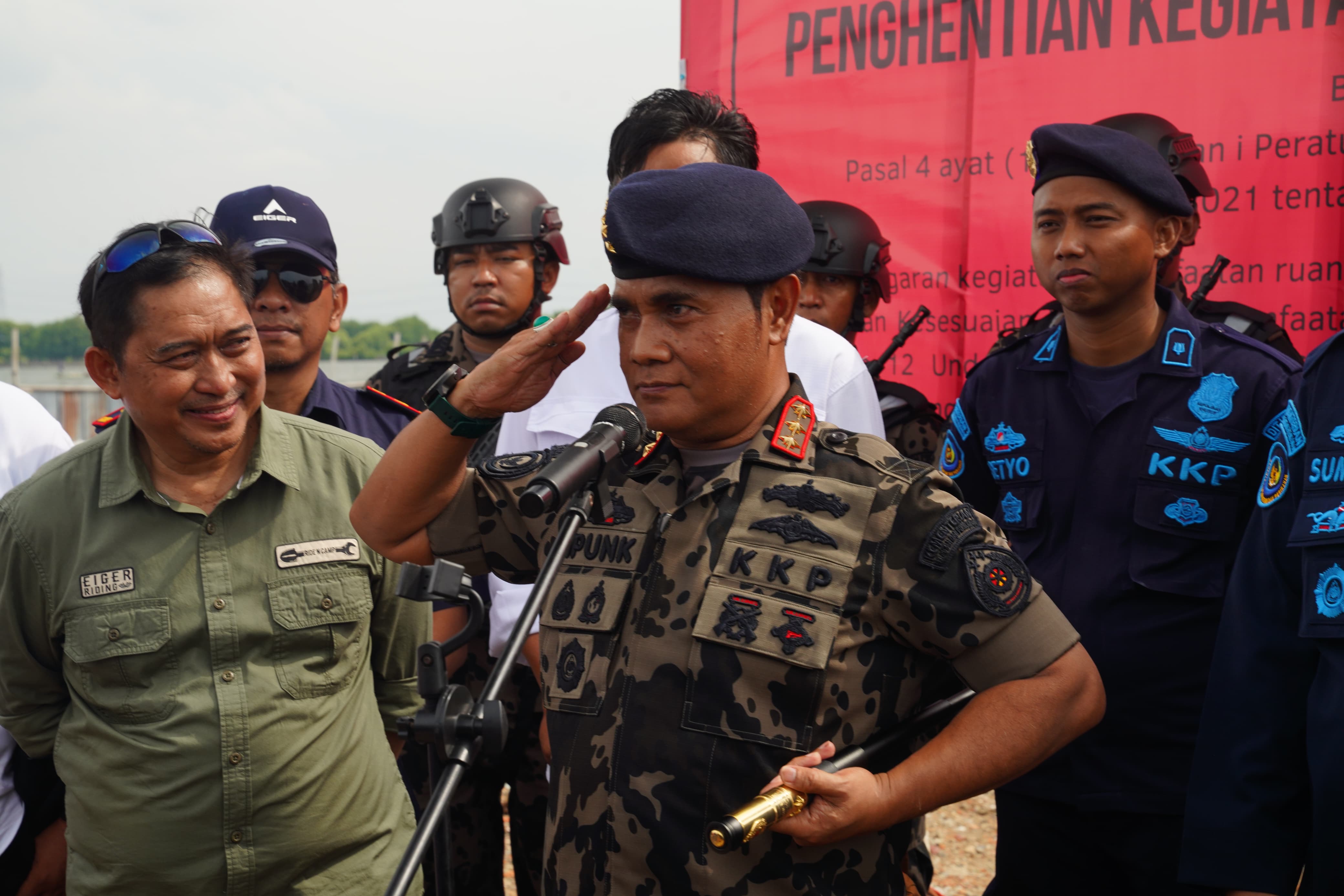 KKP Segel Pagar Laut di Perairan Bekasi