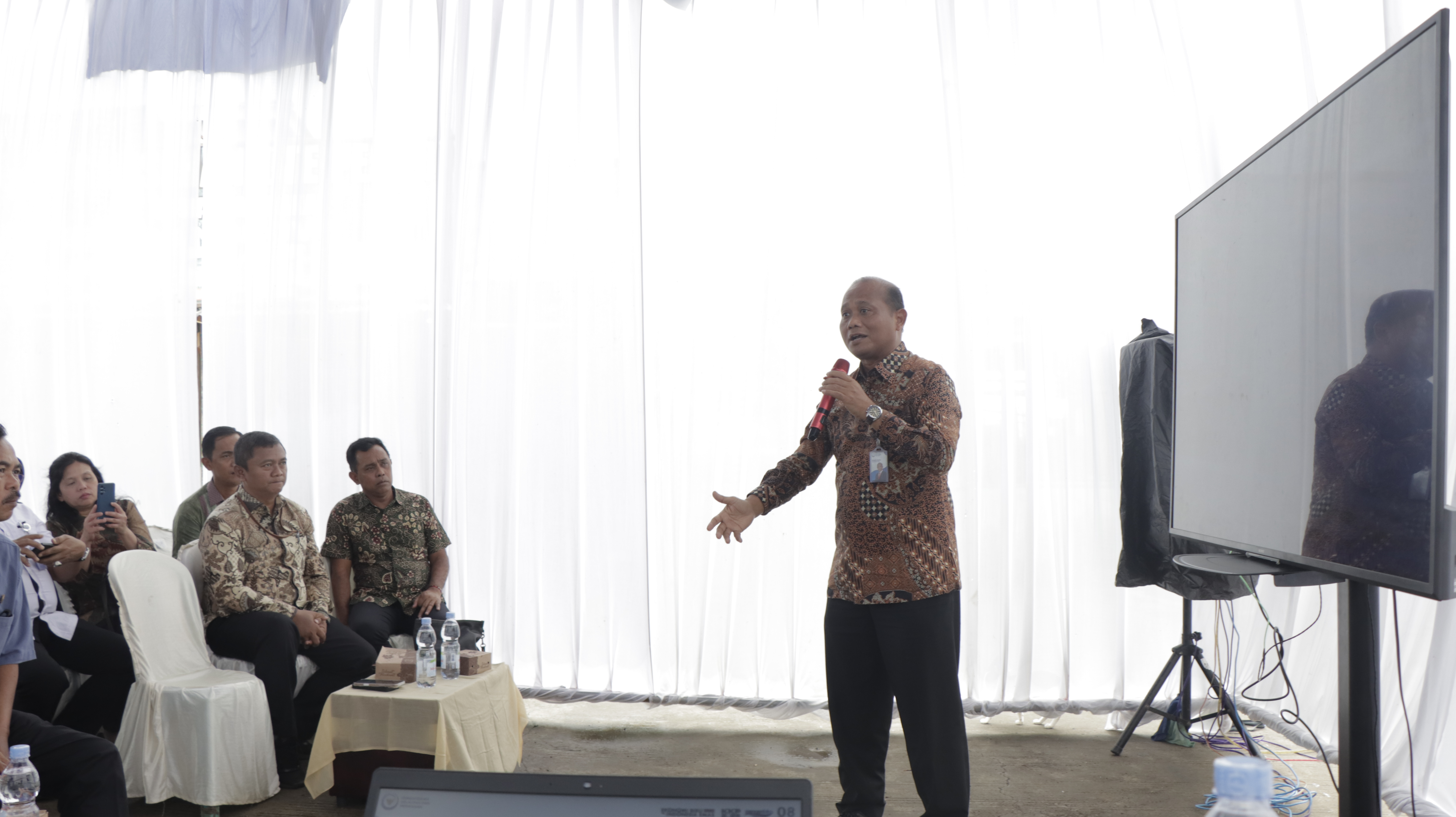 Sosialisasi Program Revitalisasi Tambak Pantai Utara Jawa di Kabupaten Karawang, Jawa Barat