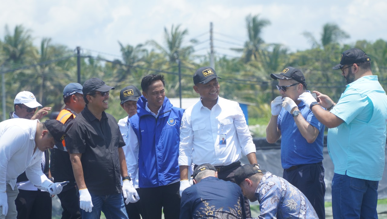 Kunjungan Kerja Menteri Kelautan dan Perikanan Modeling Tambak BUBK Kebumen