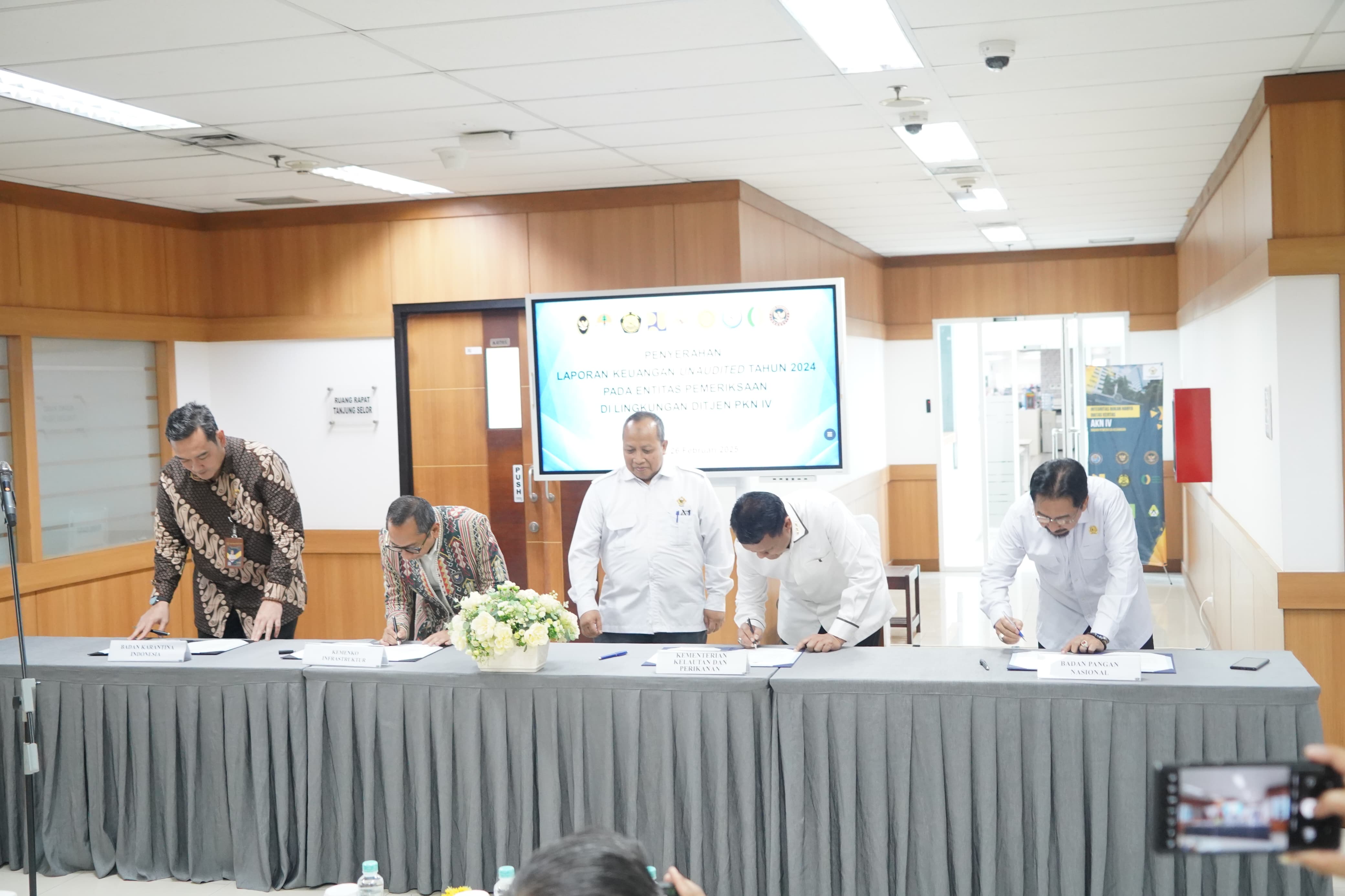 Sekretaris Jenderal KKP pada agenda Penyerahan Laporan Keuangan Unaudited Tahun 2024