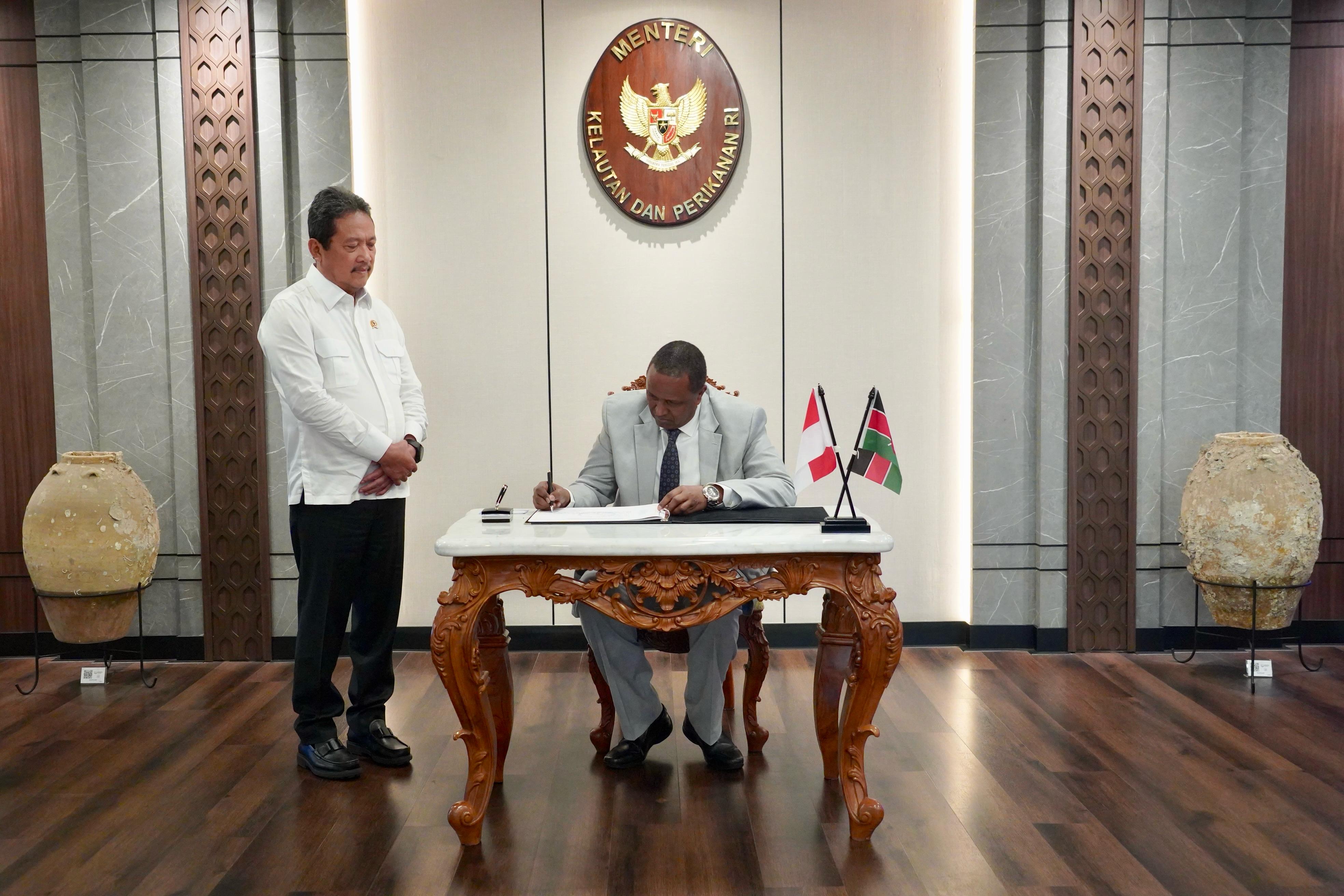 Sekretaris Jenderal KKP Mendampingi Menteri KP dan Wakil Menteri KP Courtesy Call dengan Duta Besar Kenya