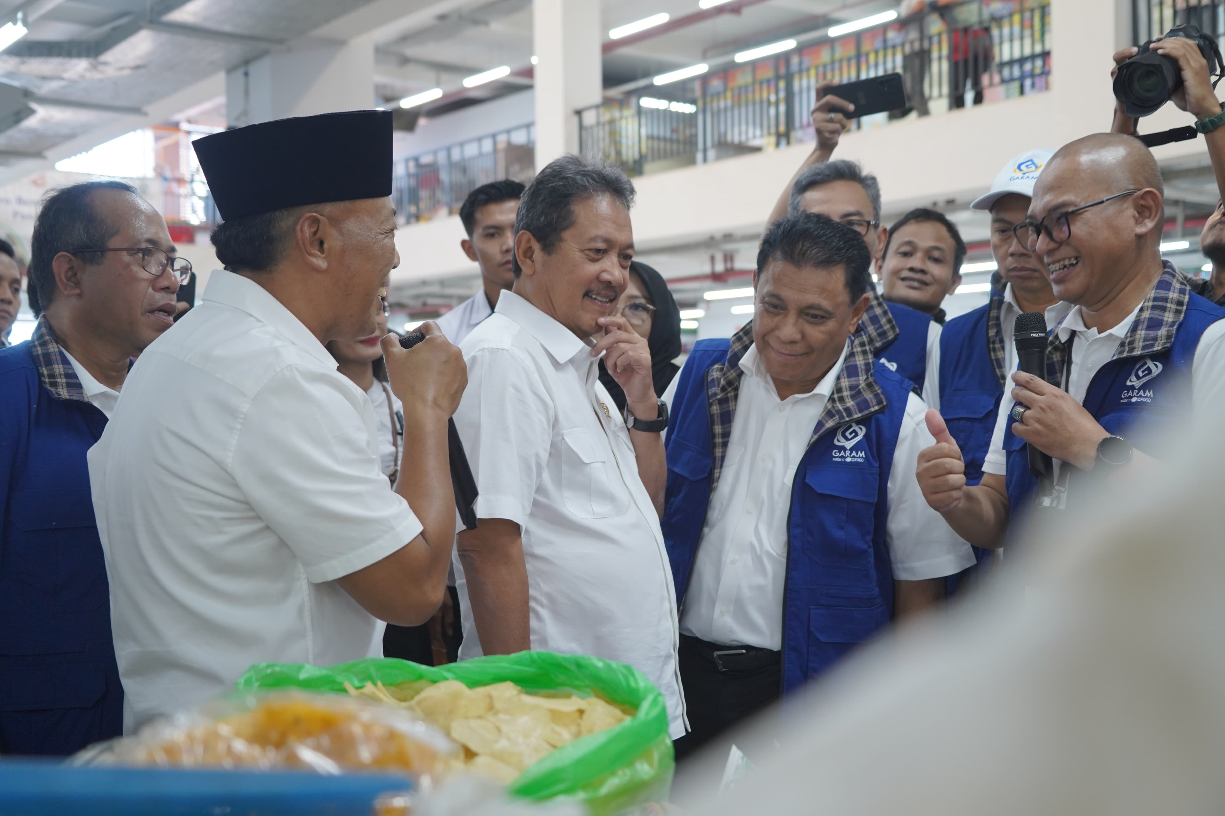 Menteri Trenggono Kunjungi Pasar Legi Ponorogo