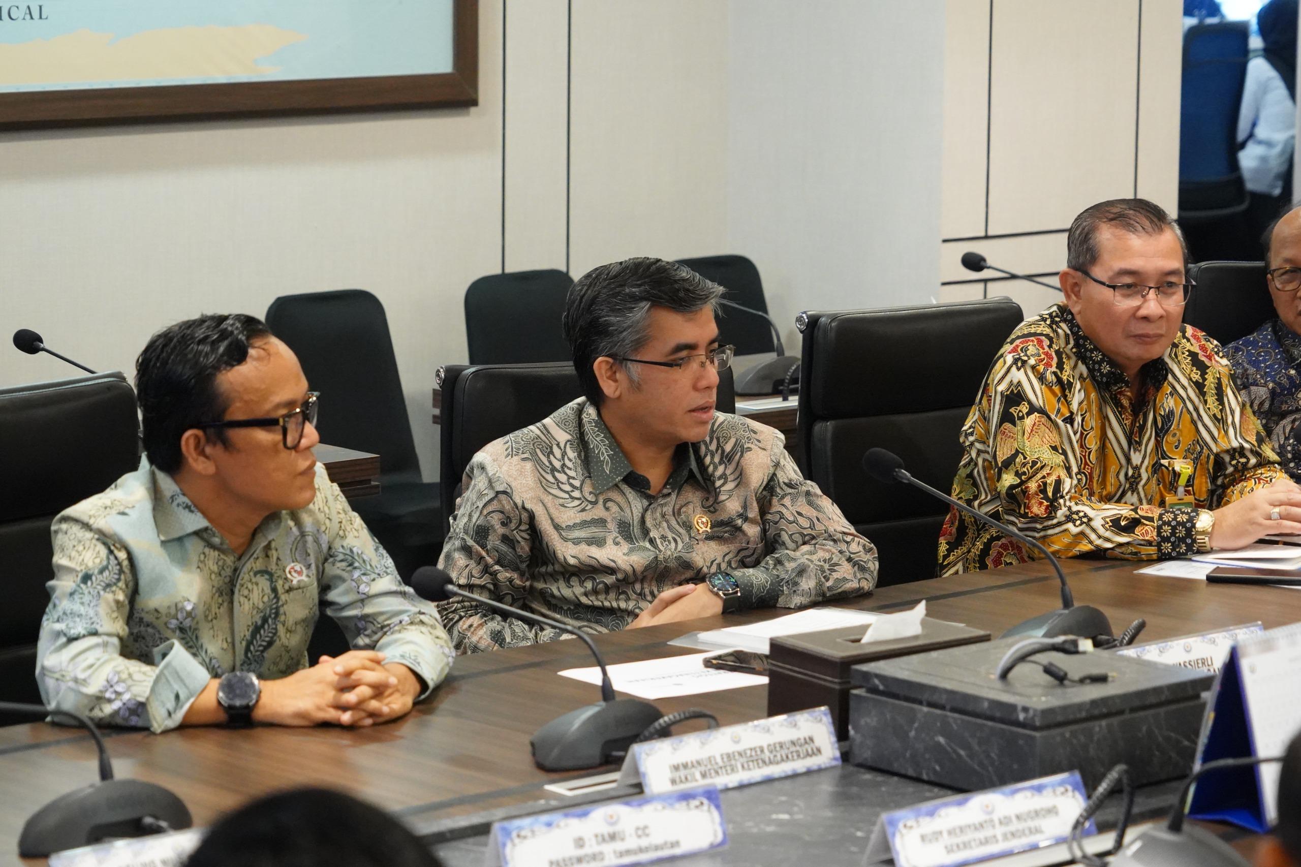 Menteri dan Wakil Menteri KKP menerima kunjungan Menteri Ketenagakerjaan bersama Wakil Menteri Ketenagakerjaan