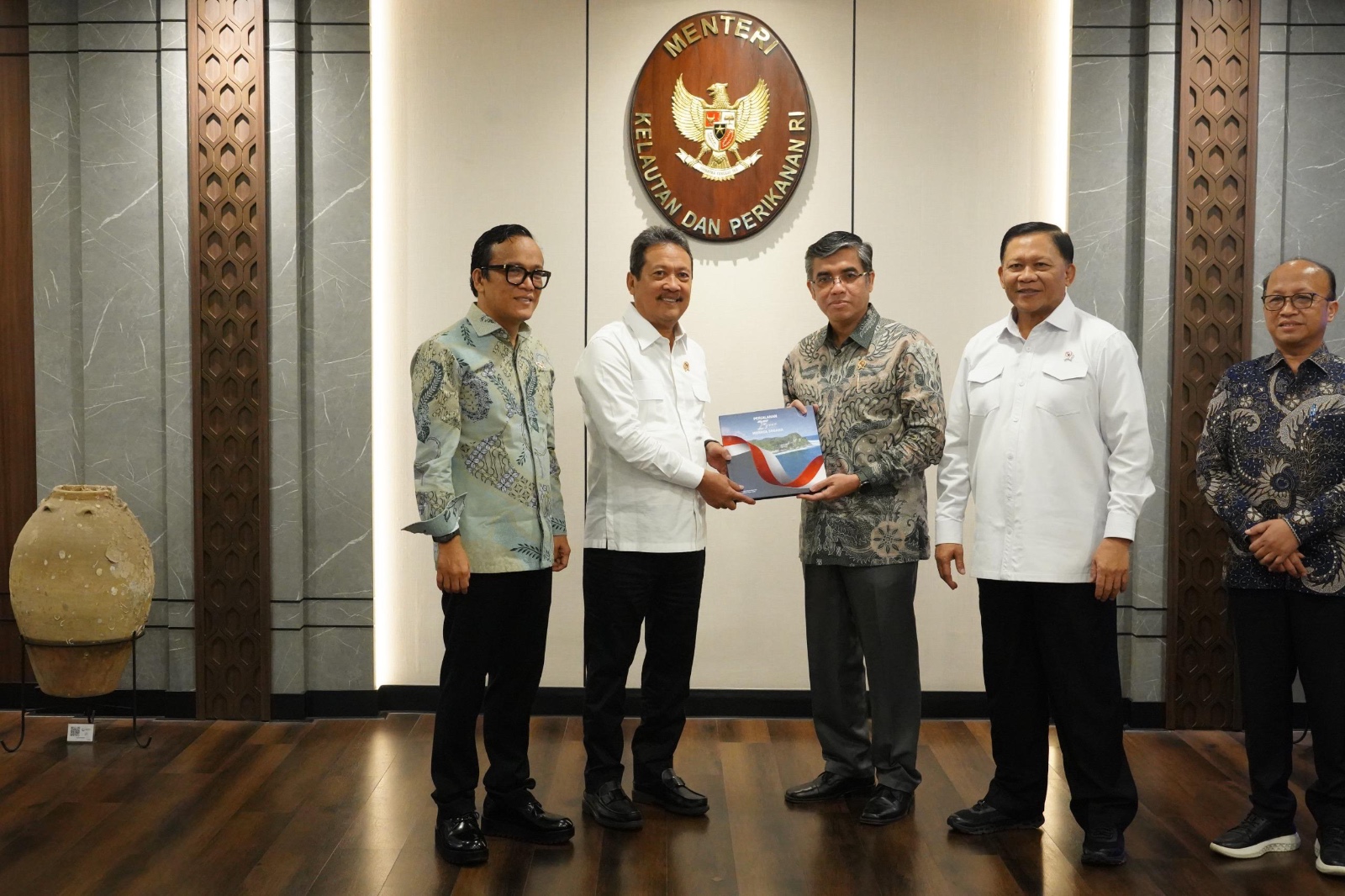 Menteri dan Wakil Menteri KKP menerima kunjungan Menteri Ketenagakerjaan bersama Wakil Menteri Ketenagakerjaan