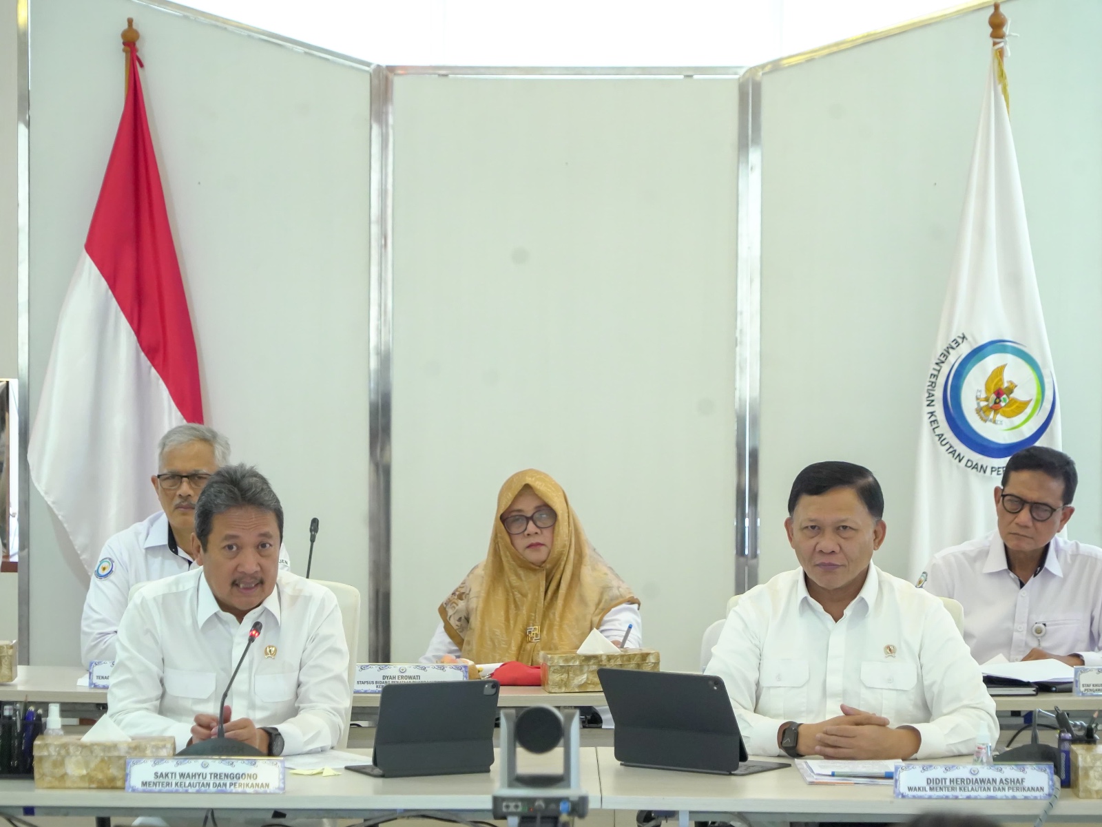 Menteri dan Wakil Menteri KKP menerima audiensi Gubernur Nusa Tenggara Timur (NTT), beserta Bupati dan Wakil Bupati se-NTT.