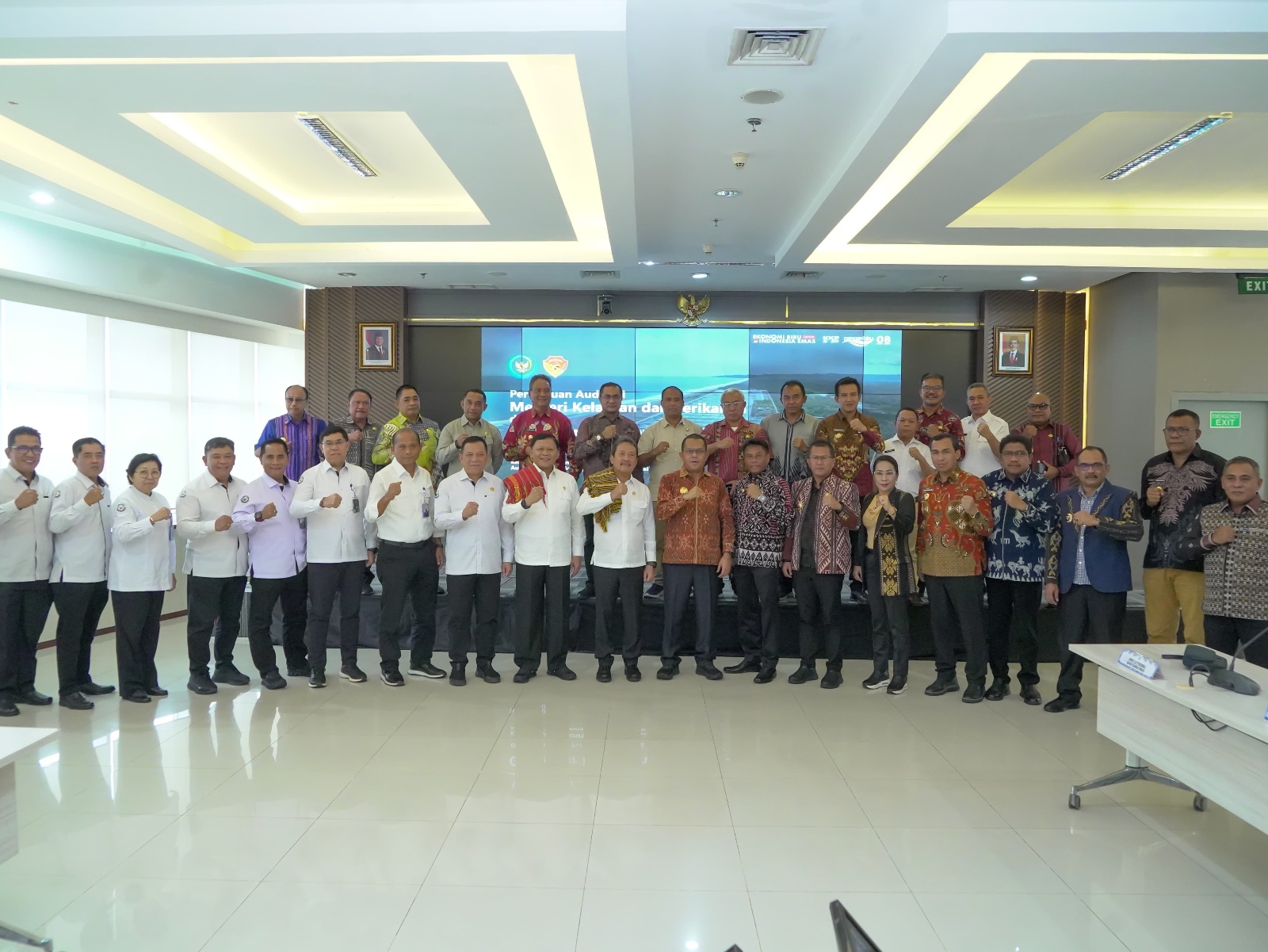 Menteri dan Wakil Menteri KKP menerima audiensi Gubernur Nusa Tenggara Timur (NTT), beserta Bupati dan Wakil Bupati se-NTT.