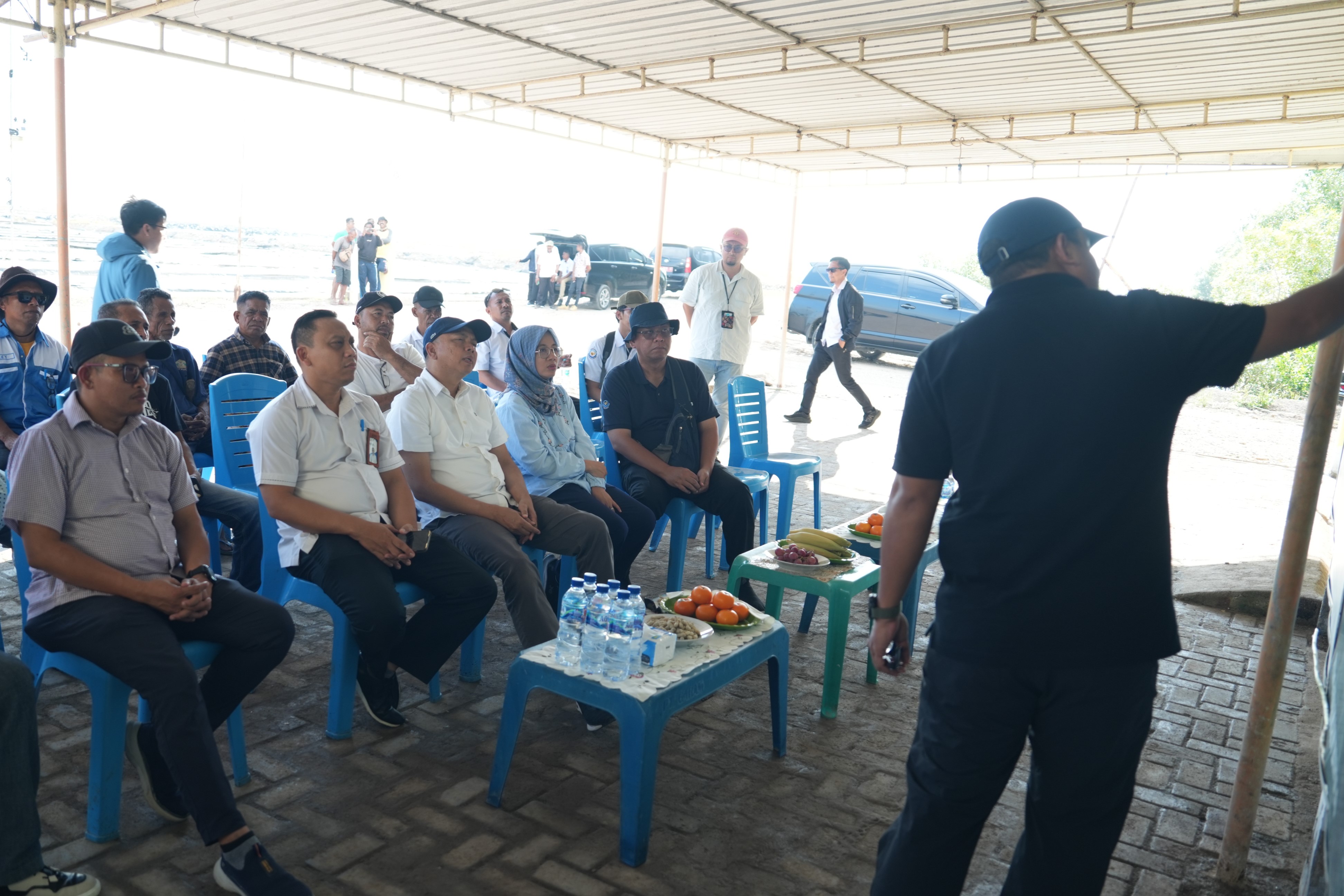 Kunjungan Dirjen Pengelolaan Kelautan guna meninjau langsung potensi dan kesiapan lahan garam sebagai salah satu sentra garam di Kabupaten Sabu Raijua, NTT, (17/04).