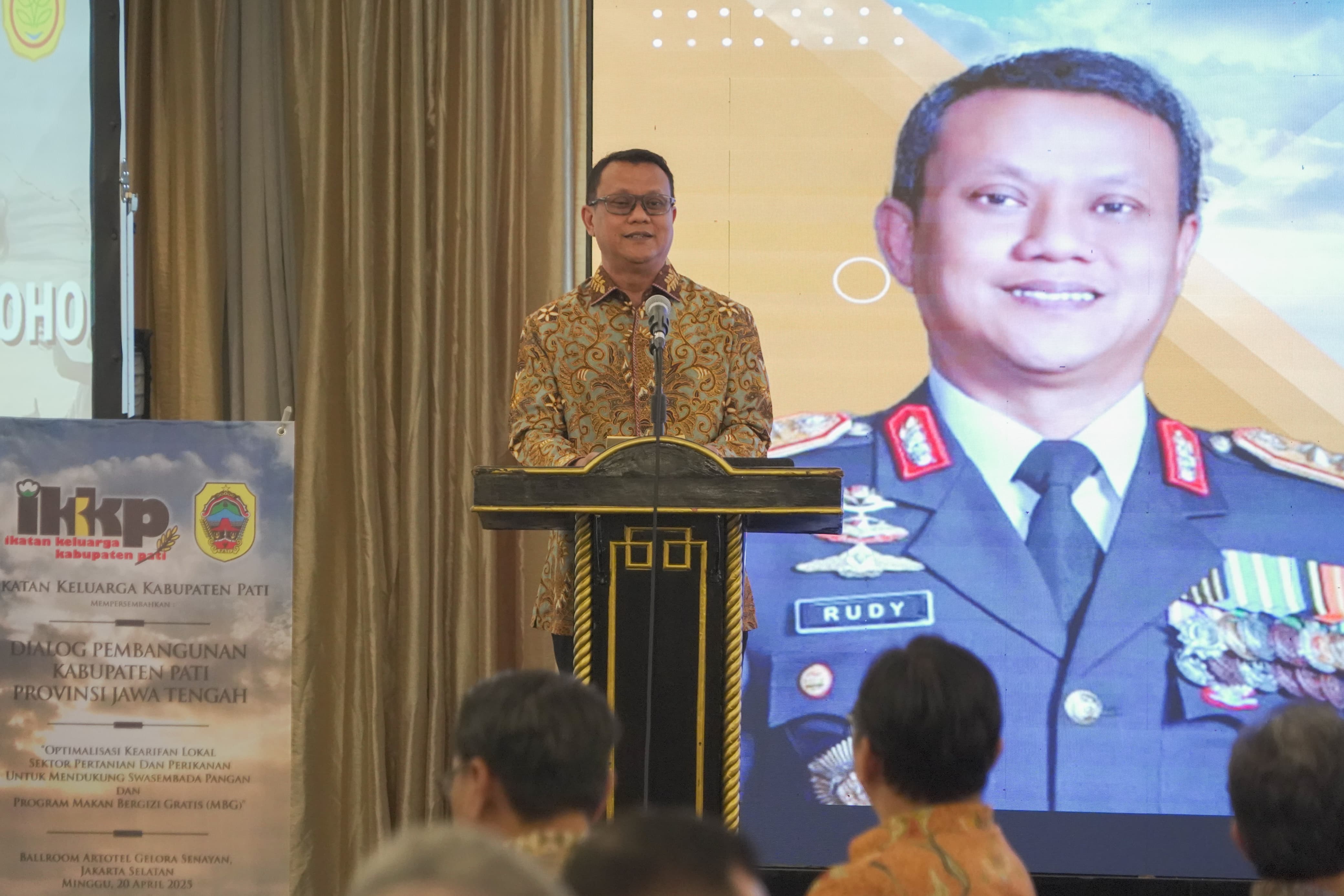 Sekretaris Jenderal KKP menjadi Pembicara dalam Dialog Pembangunan Kabupaten Pati