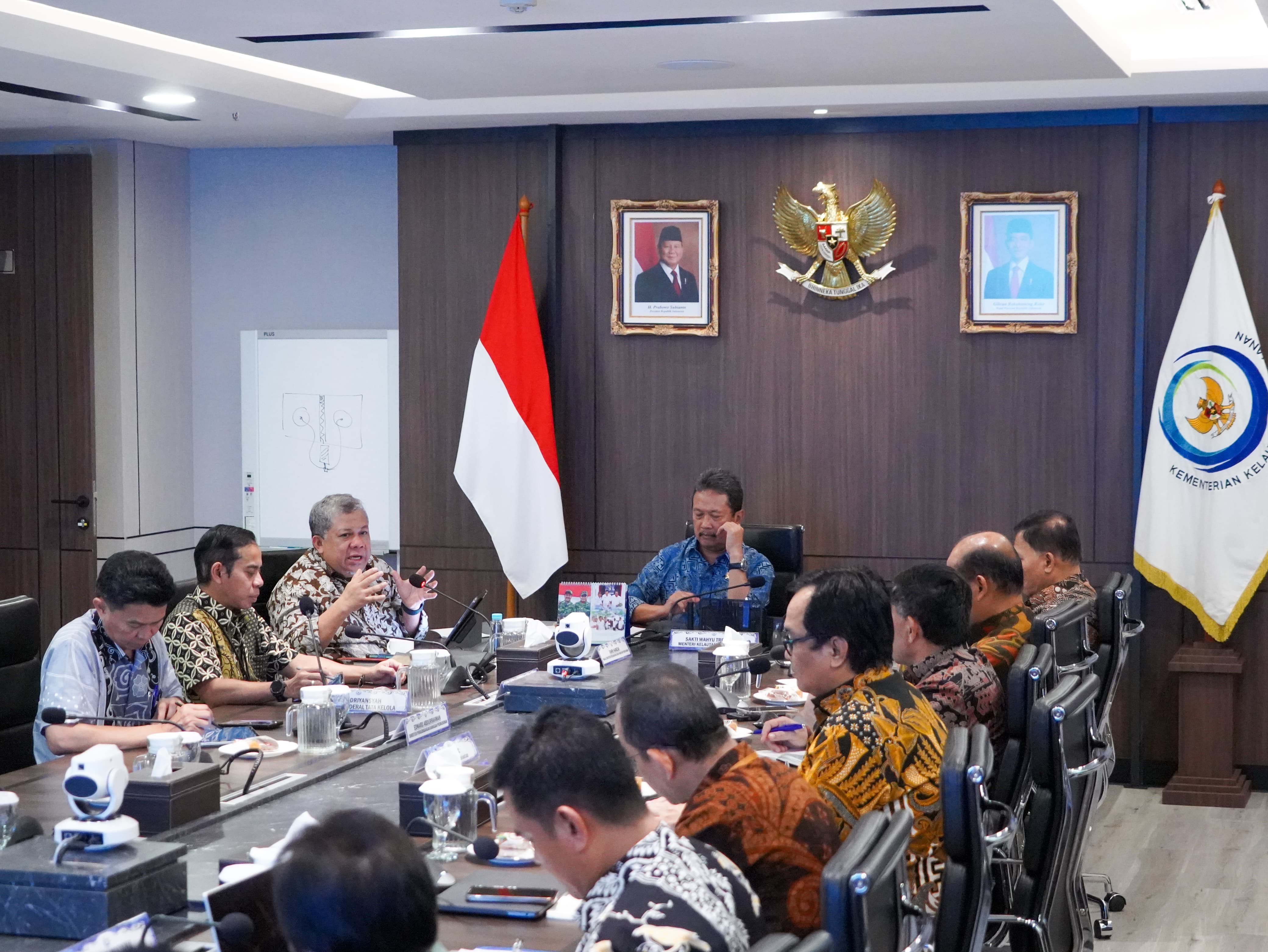 MKP dan Wamen KP Menerima Wakil Menteri Perumahan diskusi sinergi Program Kampung Nelayan Modern