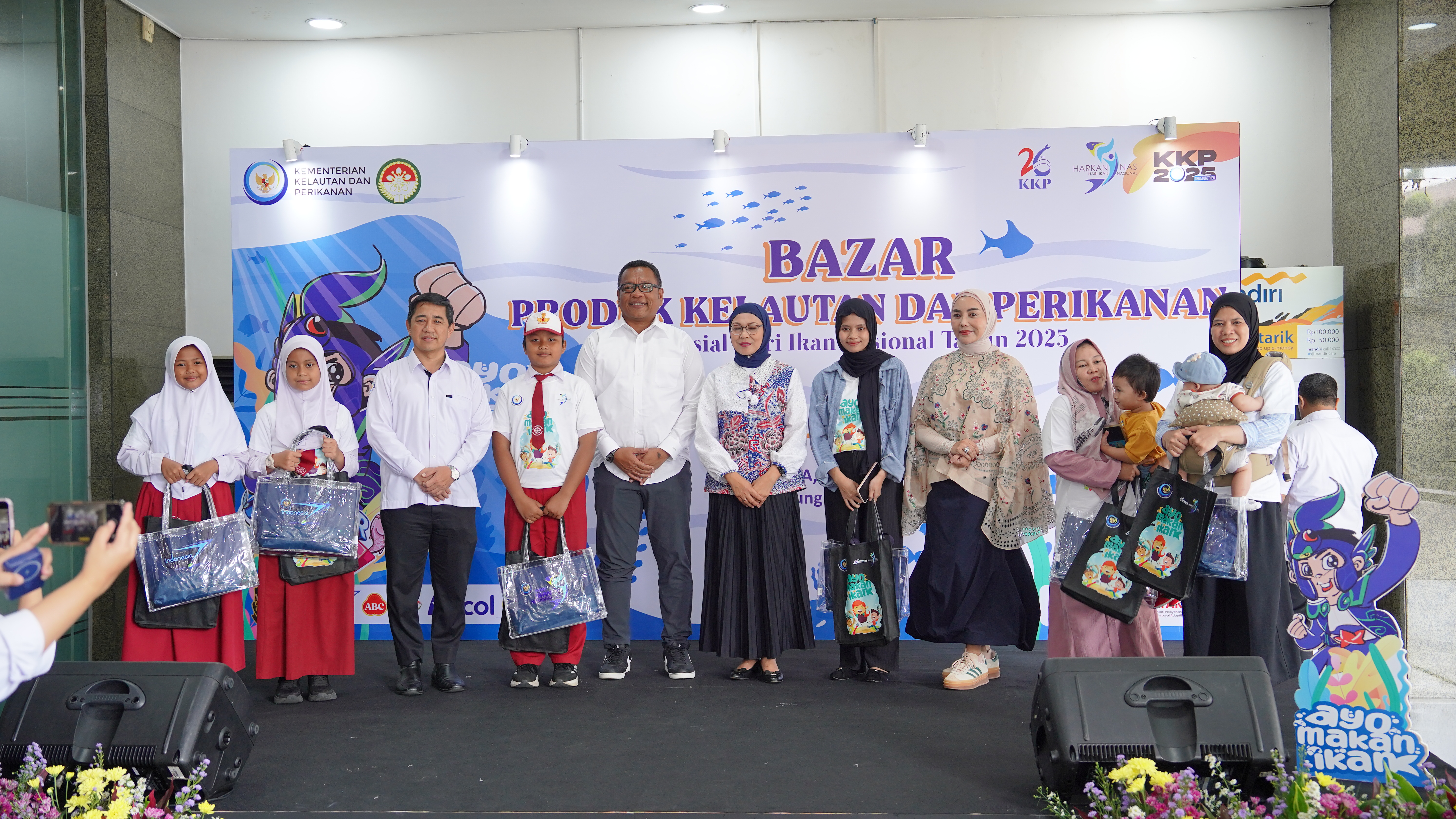 Pembukaan Bazar KKP Spesial Hari Ikan Nasional 2025