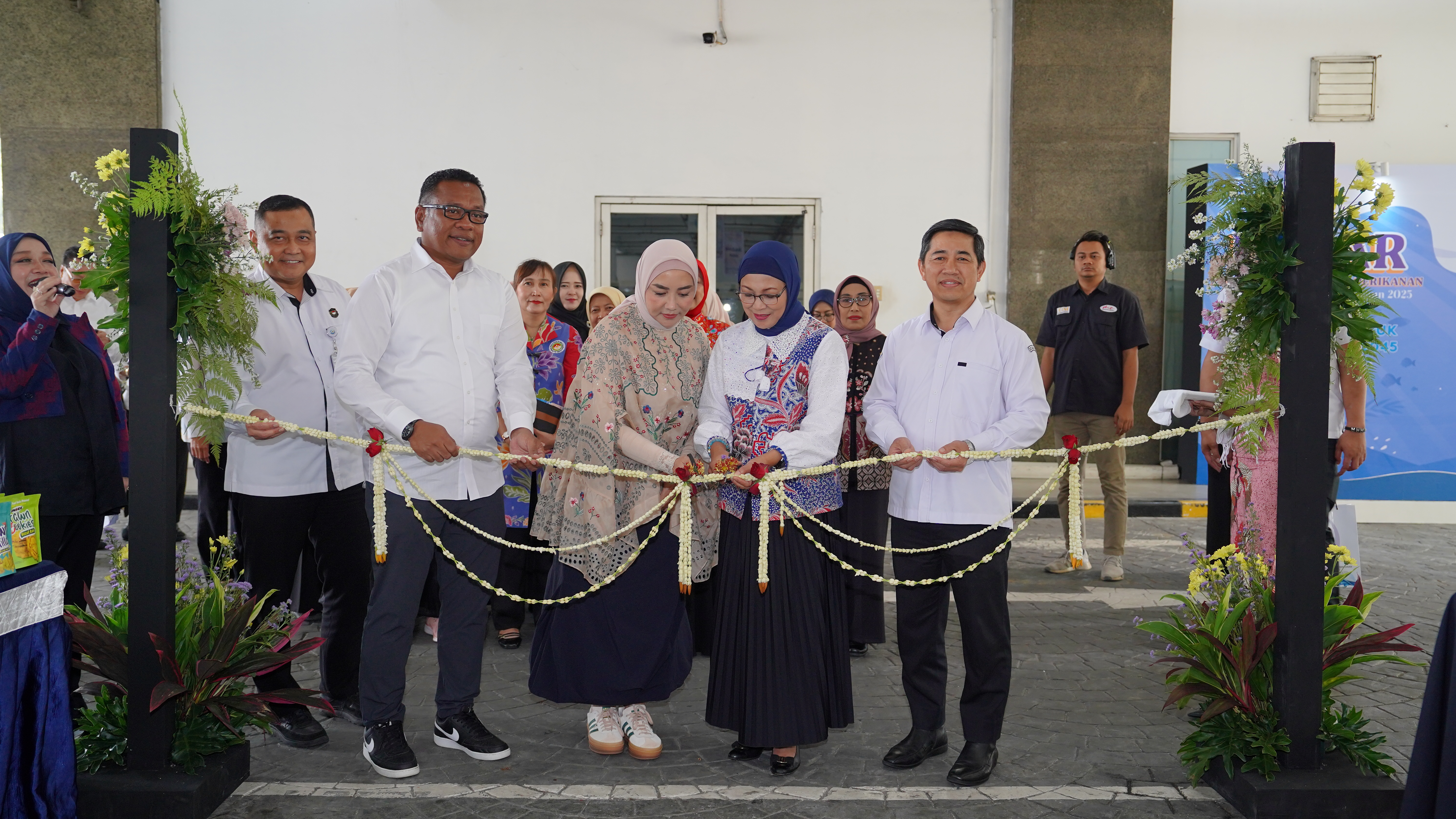 Pembukaan Bazar KKP Spesial Hari Ikan Nasional 2025