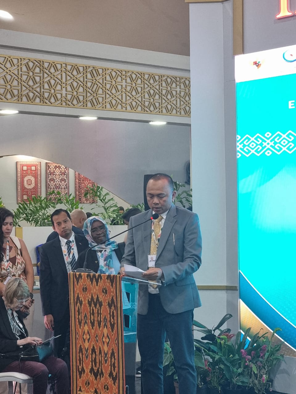 Peluncuran Indonesia Blue Carbon  Ecosystem Roadmap and Action Guide di Paviliun Indonesia COP30 Brazil, (17/11)