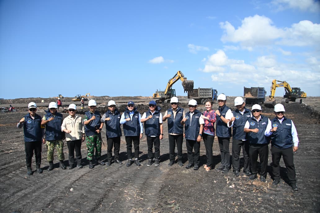 Kunjungan Kerja Menteri Koordinator Pangan bersama Menteri Kelautan dan Perikanan ke kawasan budi daya udang terintegrasi di Sumba Timur, Nusa Tenggara Timur