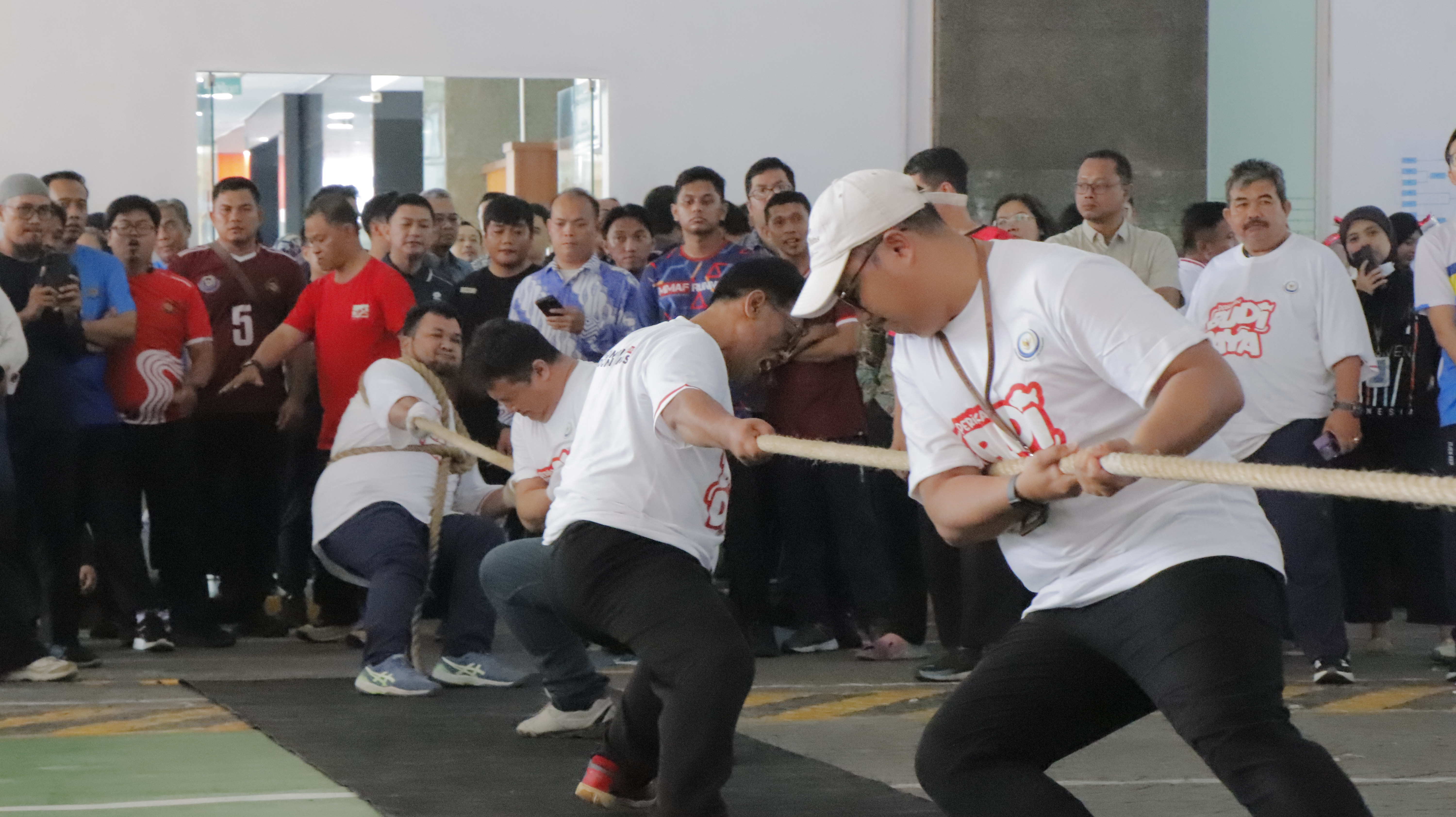 Lomba Tarik Tambang dalam rangka Peringatan HUT ke-81 Republik Indonesia