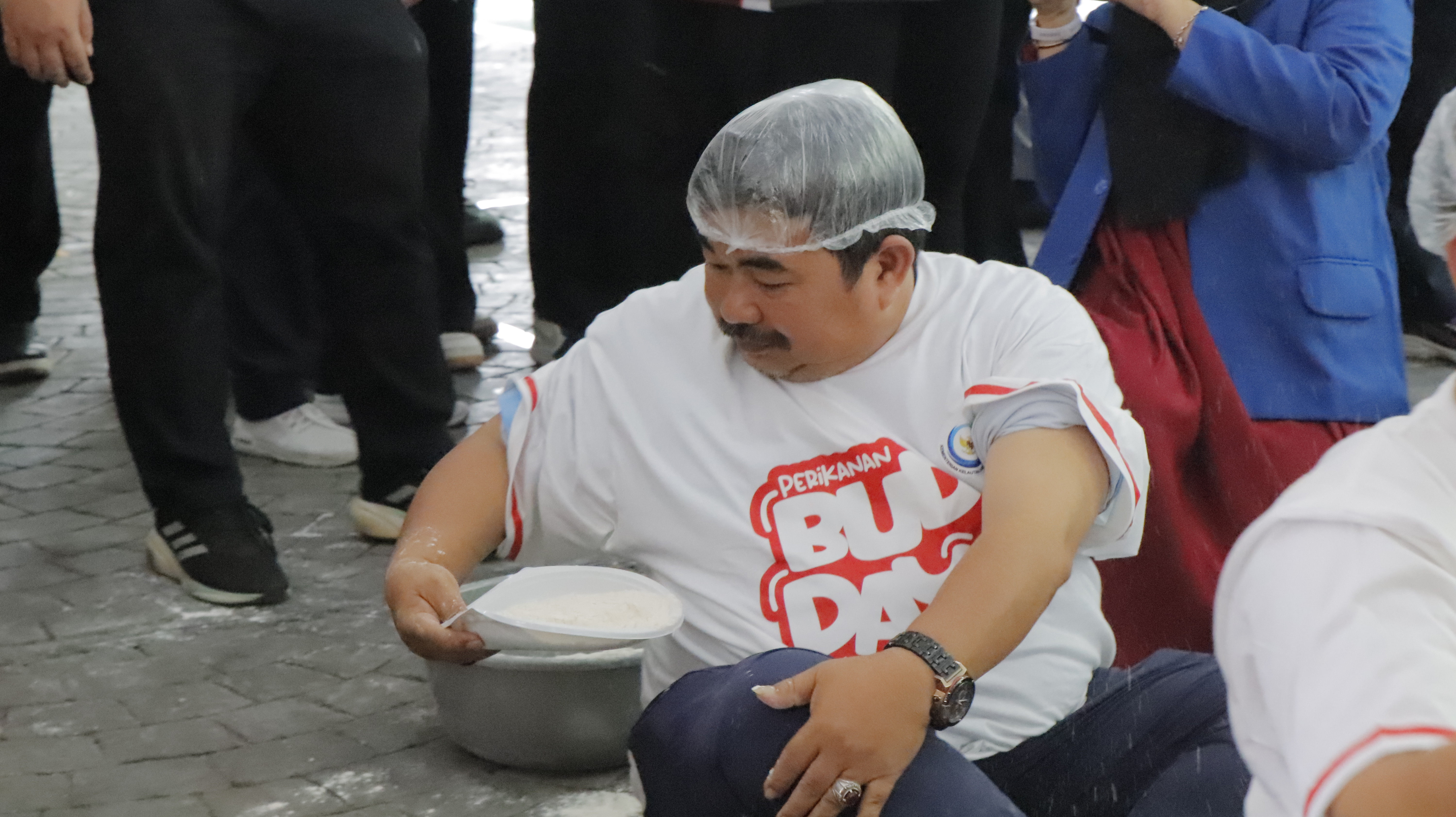 Lomba Estafet Tepung dalam rangka Peringatan HUT ke-81 Republik Indonesia