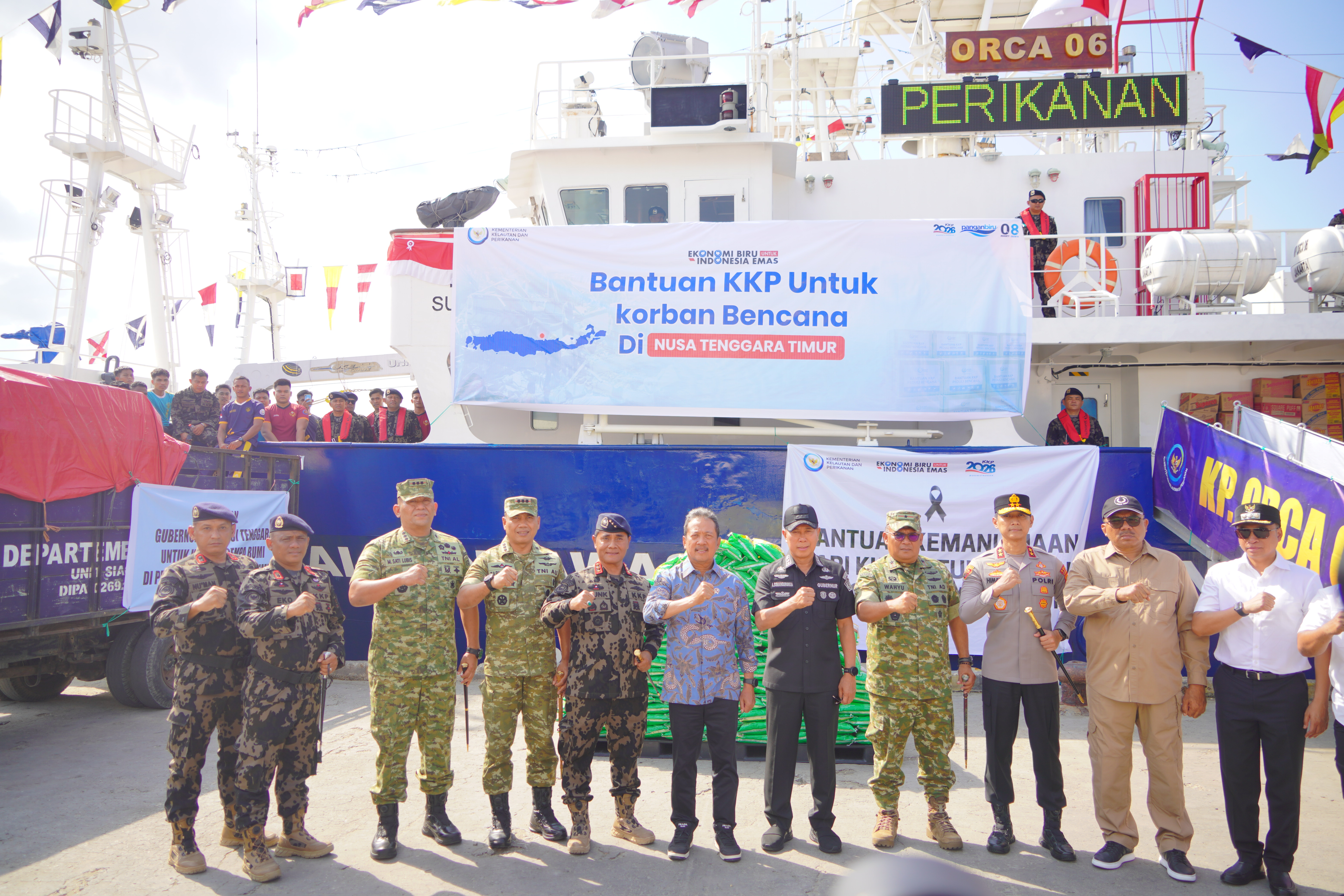 Menteri Trenggono Kerahkan Kapal Pengawas Perikanan Angkut Bantuan Kemanusiaan ke NTT